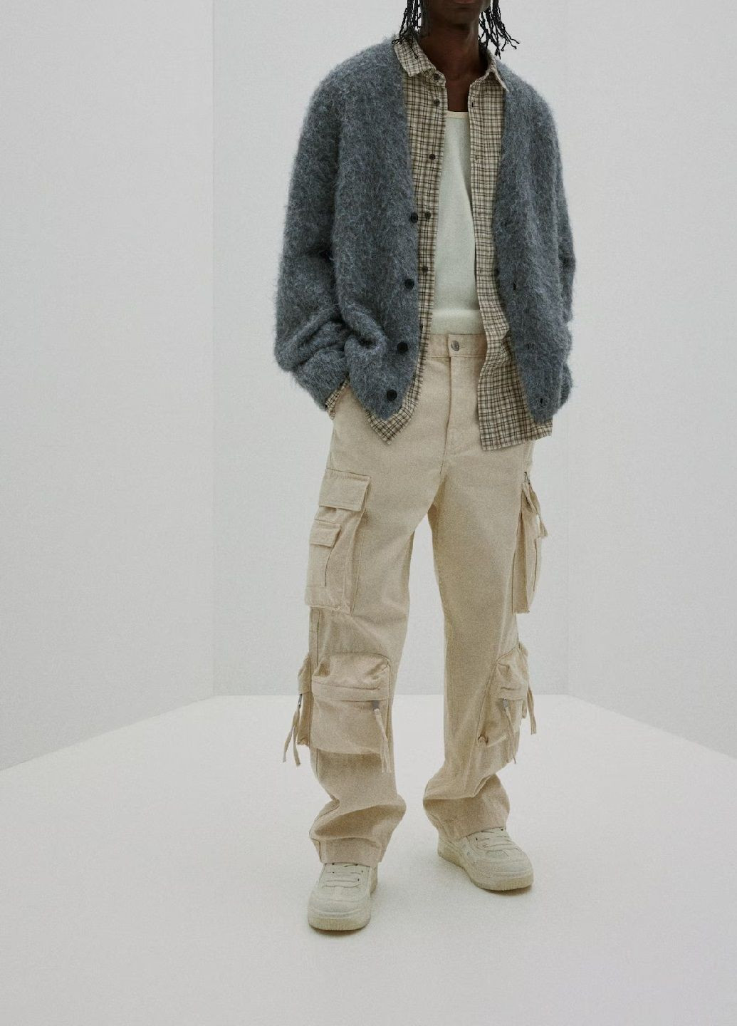 Молочные джинсовые демисезонные брюки H&M