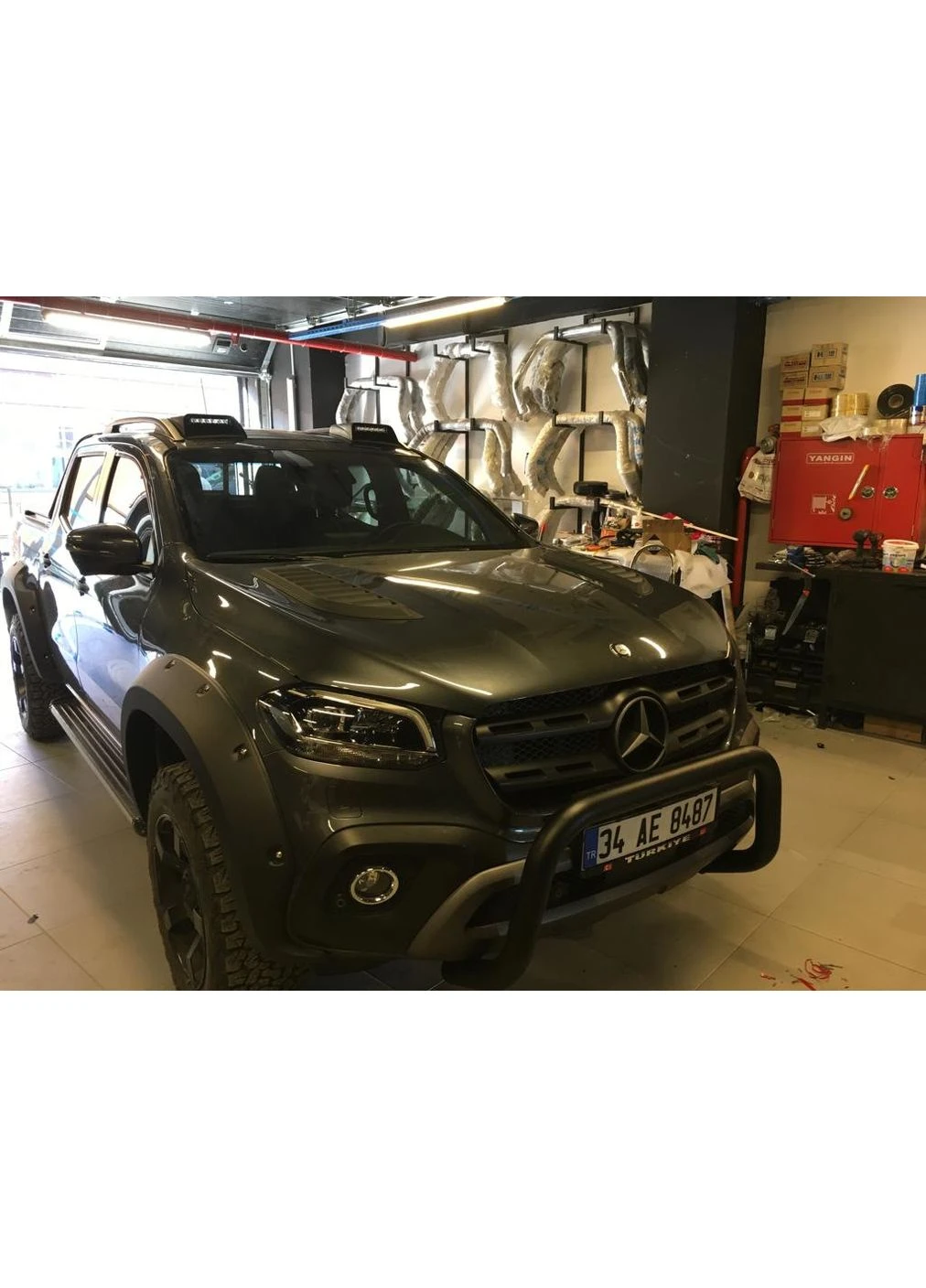 Спойлер лобового стекла (Глаз орла, под покраску) для Mercedes X class 2017-2020 гг Meliset (389786262)