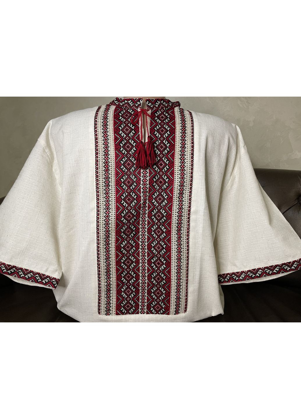 Серая стильная мужская вышиванка на сером льне ручной работы ч-1562. xl (371907645)