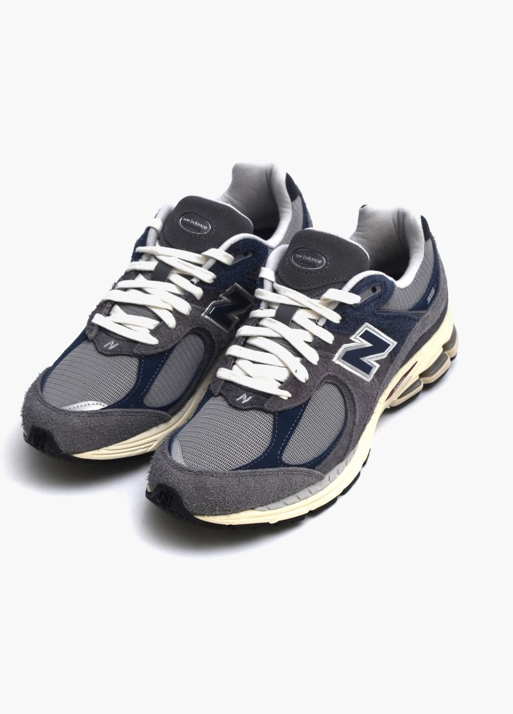 Сірі кросівки чоловічі 2002r grey m2002rel New Balance