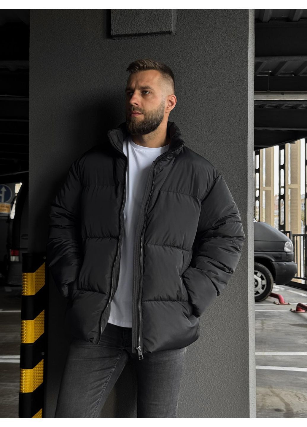 Черная зимняя зимняя куртка на пуху No Brand