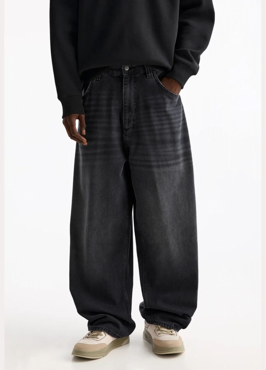 Черные демисезонные джинси скейтери 3685516 W Black Pull & Bear