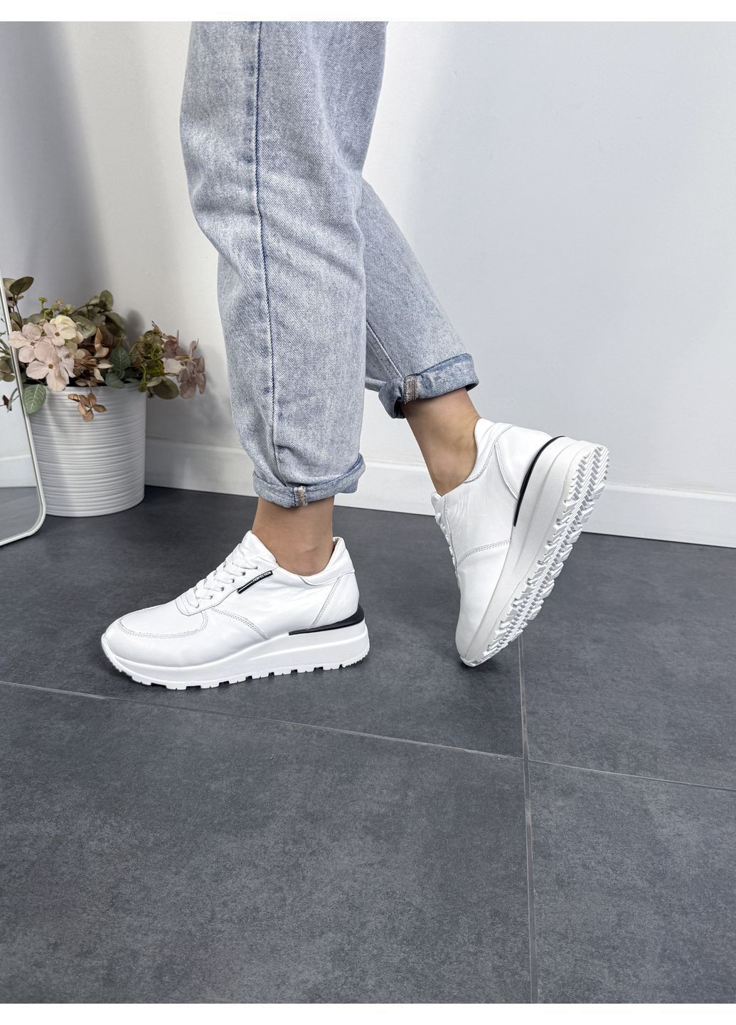 Жіночі шкіряні кросівки білого кольору з чорним кантом на п’яті (відшив 3 дні) Paradize білі демісезони (371763623)