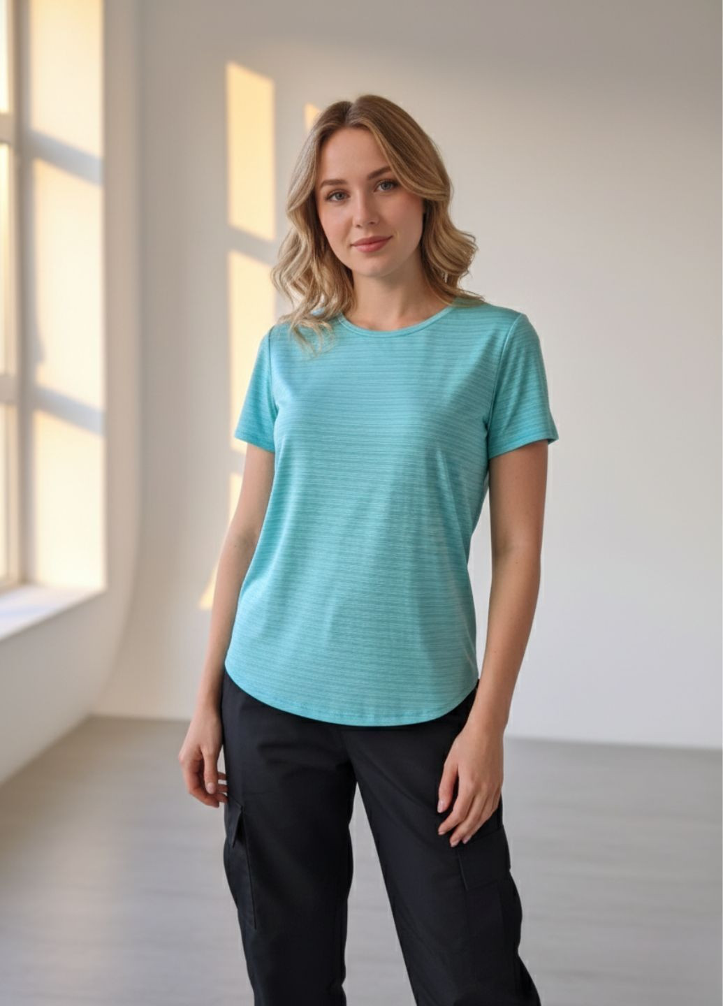 Футболка жіноча в тонку смужку в спортивному стилі Souluxe - (365716565)