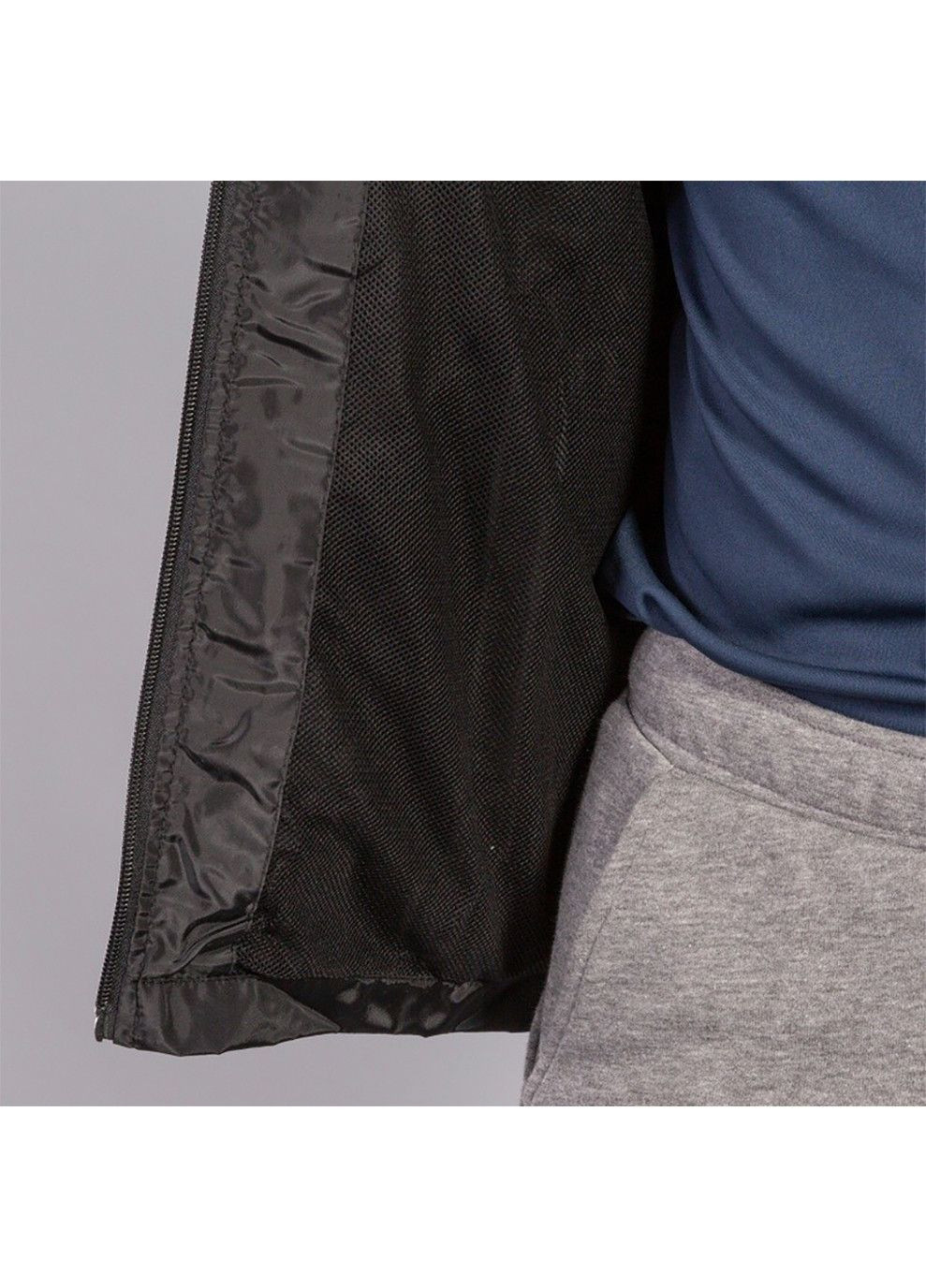 Черная демисезонная ветровка Joma