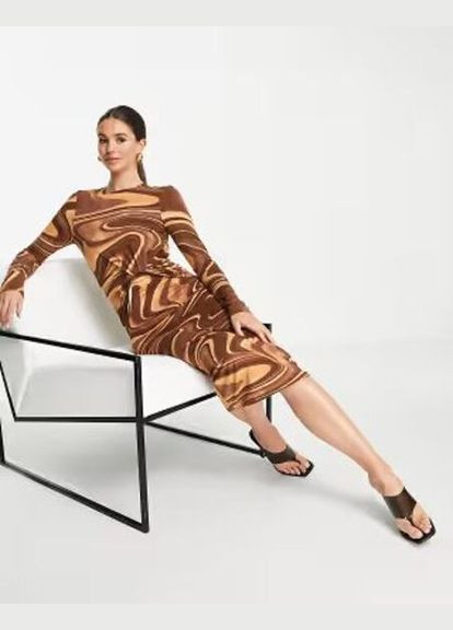 Коричнева коктейльна сукня з відкритою спиною Asos з абстрактним візерунком