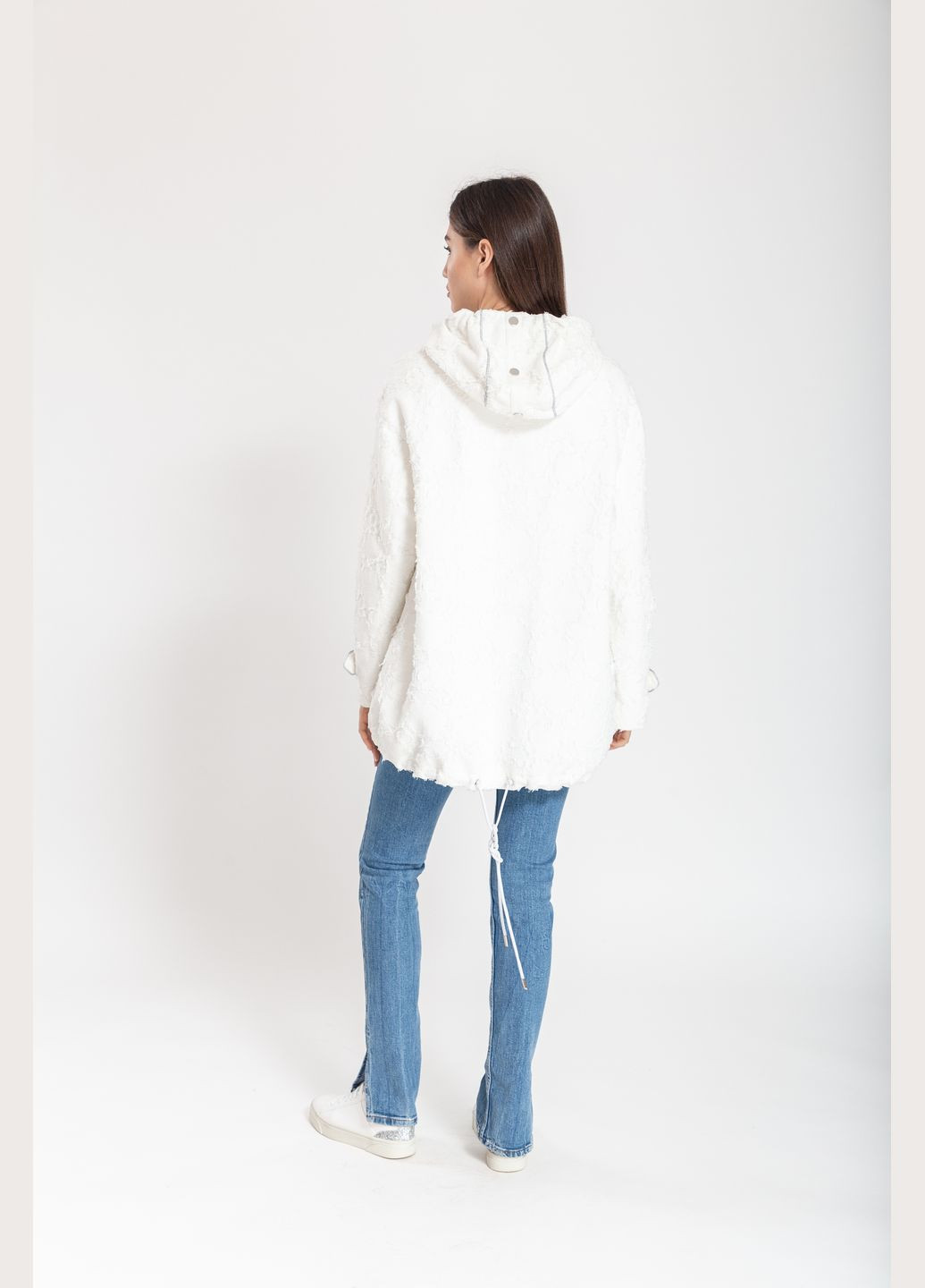 Белая демисезонная куртка Esmeralda