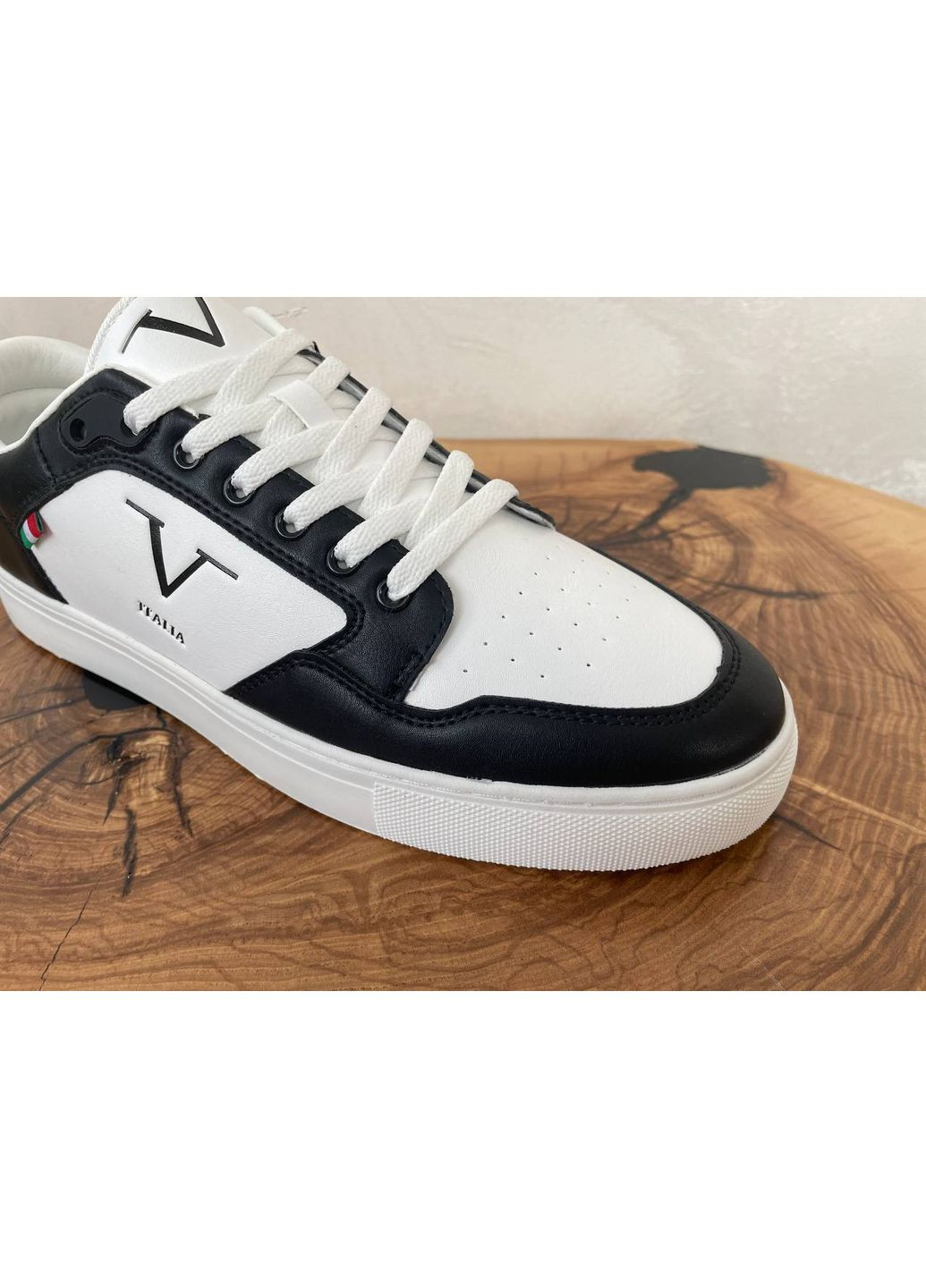 Черные кроссовки 19v69 italia rome black white 9.5(44) Versace