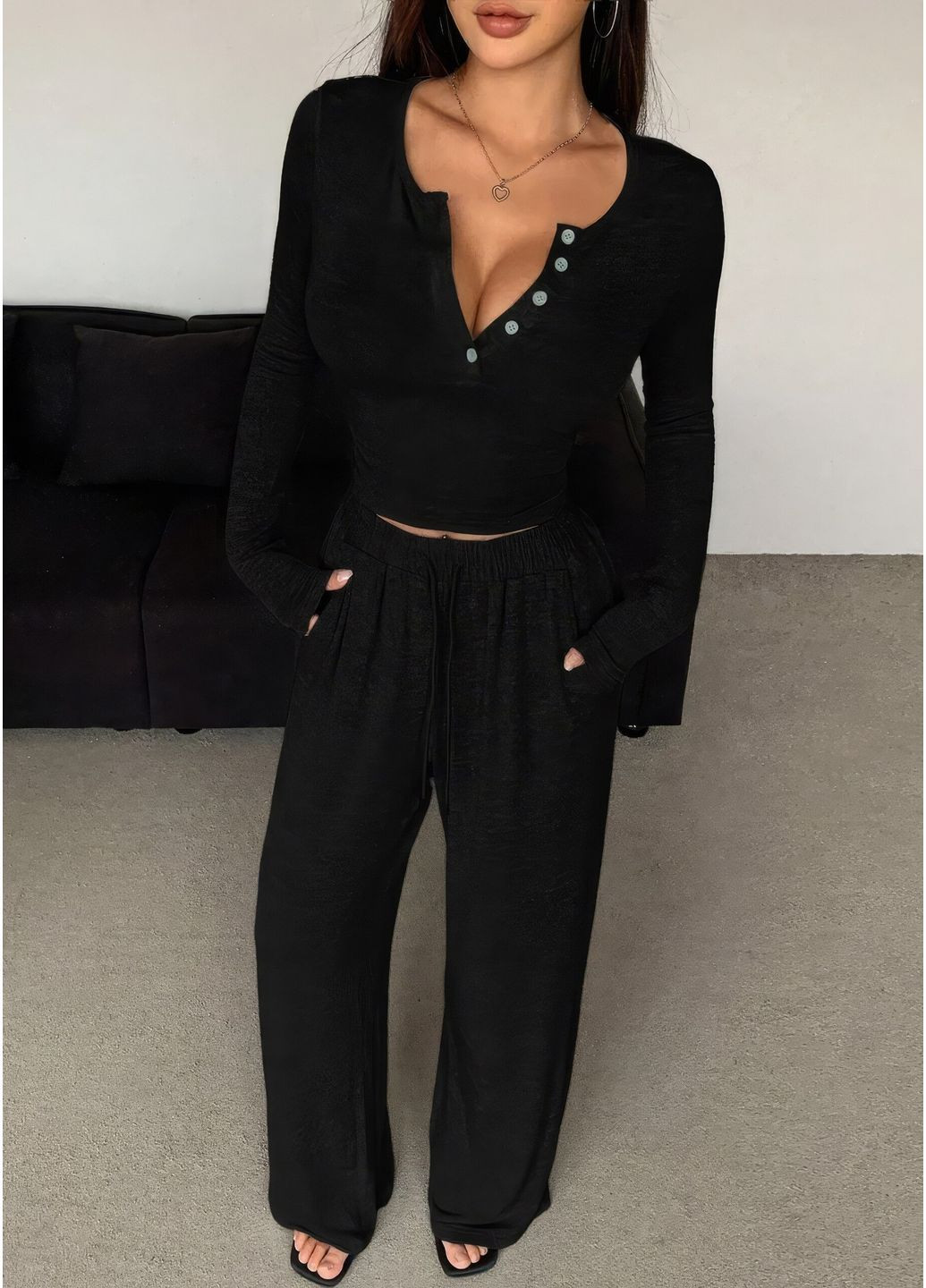 Черная всесезон женский домашний комплект двойка широкие брюки свободного кроя + кроп топ с длинными рукавами универсальная пижама для женщин футболка + брюки Cindylove