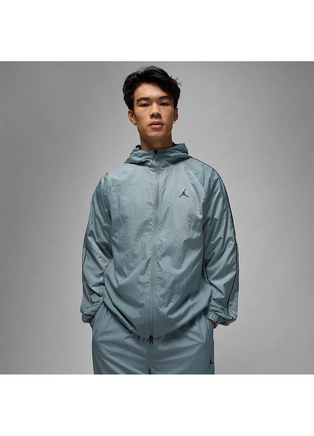 Сіра вітровка чоловіча sprt clssc grey Air Jordan