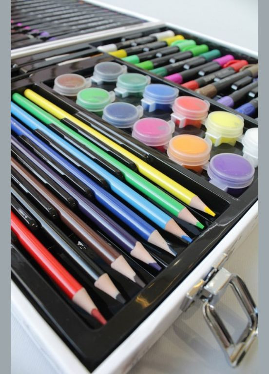 Компактный художественный набор для юных художников в алюминиевом кейсе 68 предметов (2104618609) No Brand (344465682)