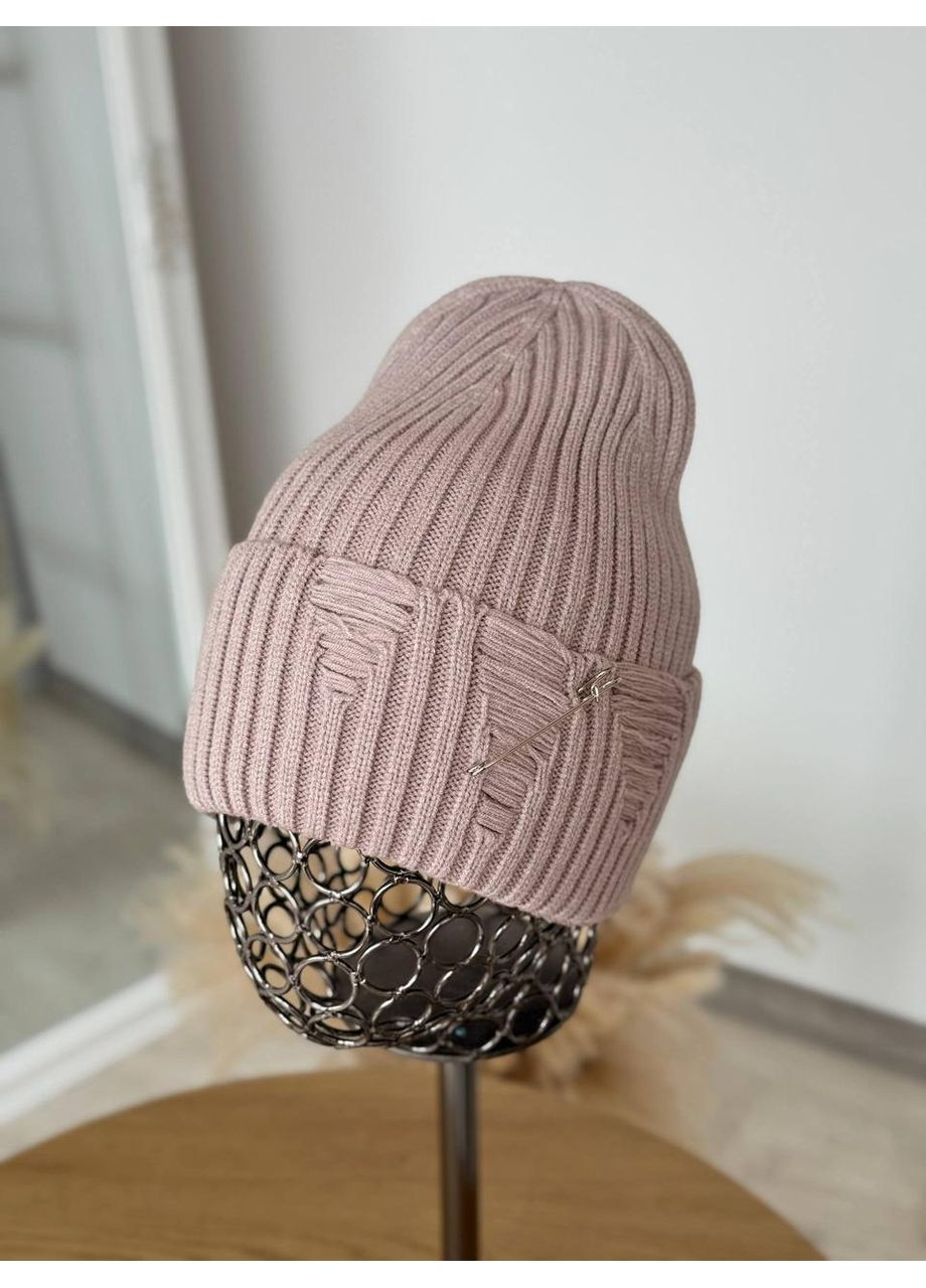 Вязаная женская шапка из английской резинки с декоративной шпилькой с невысокой лопаткой. Шоколадный No Brand (362146308)