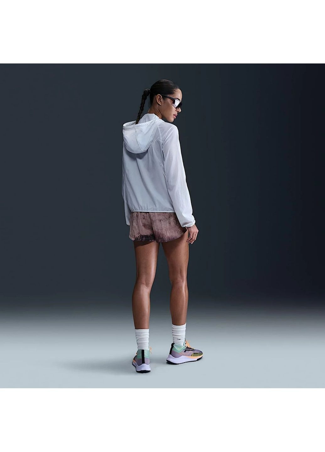 Белая ветровка женская trail repel jacket women white Nike