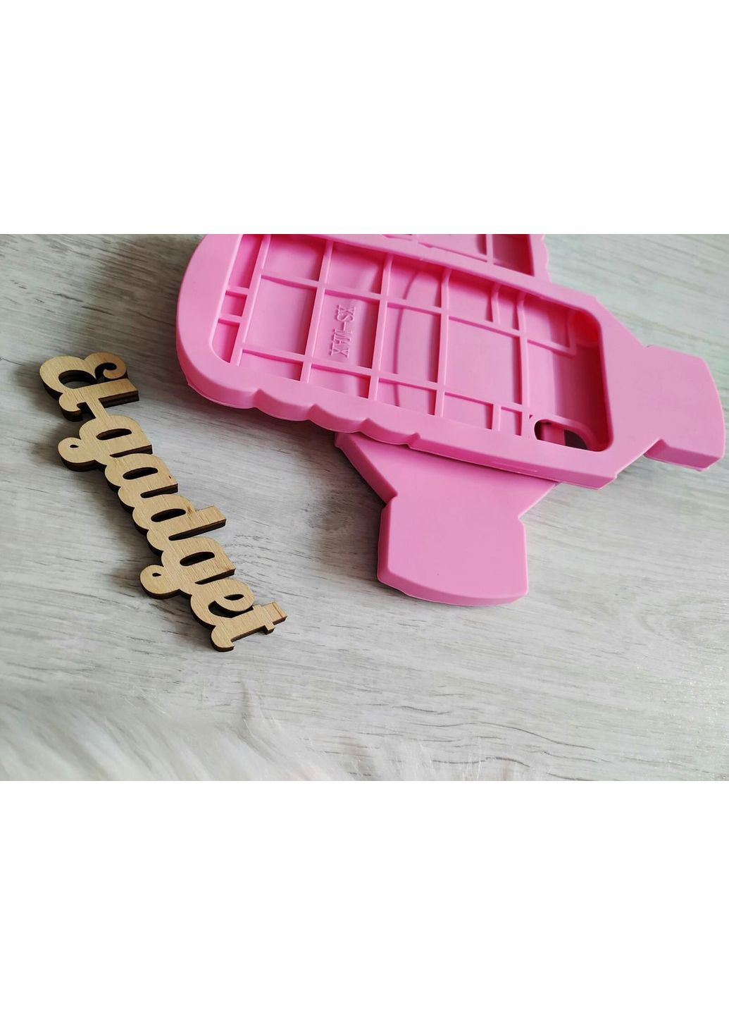 Чохол на XS MAX Boys Tears рожевий силіконовий 3d No Brand (360896651)