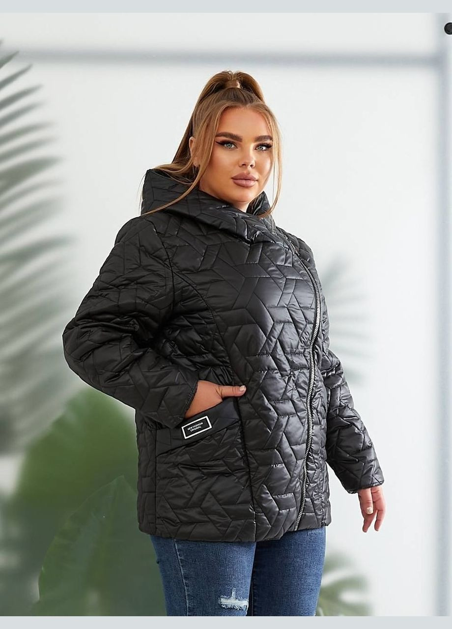 Черная демисезонная куртка женская батал демисезонная черная стеганая с синтепоном на косую молнию и капюшоном косуха Viki Куртка