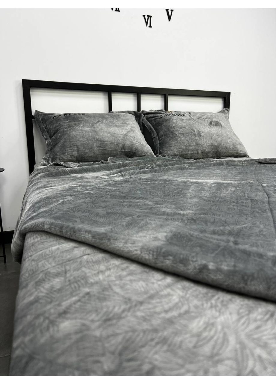 Велюровое постельное белье Caresse полуторное 160х210 простыня на резинке 140х200х25 серый No Brand (372600968)