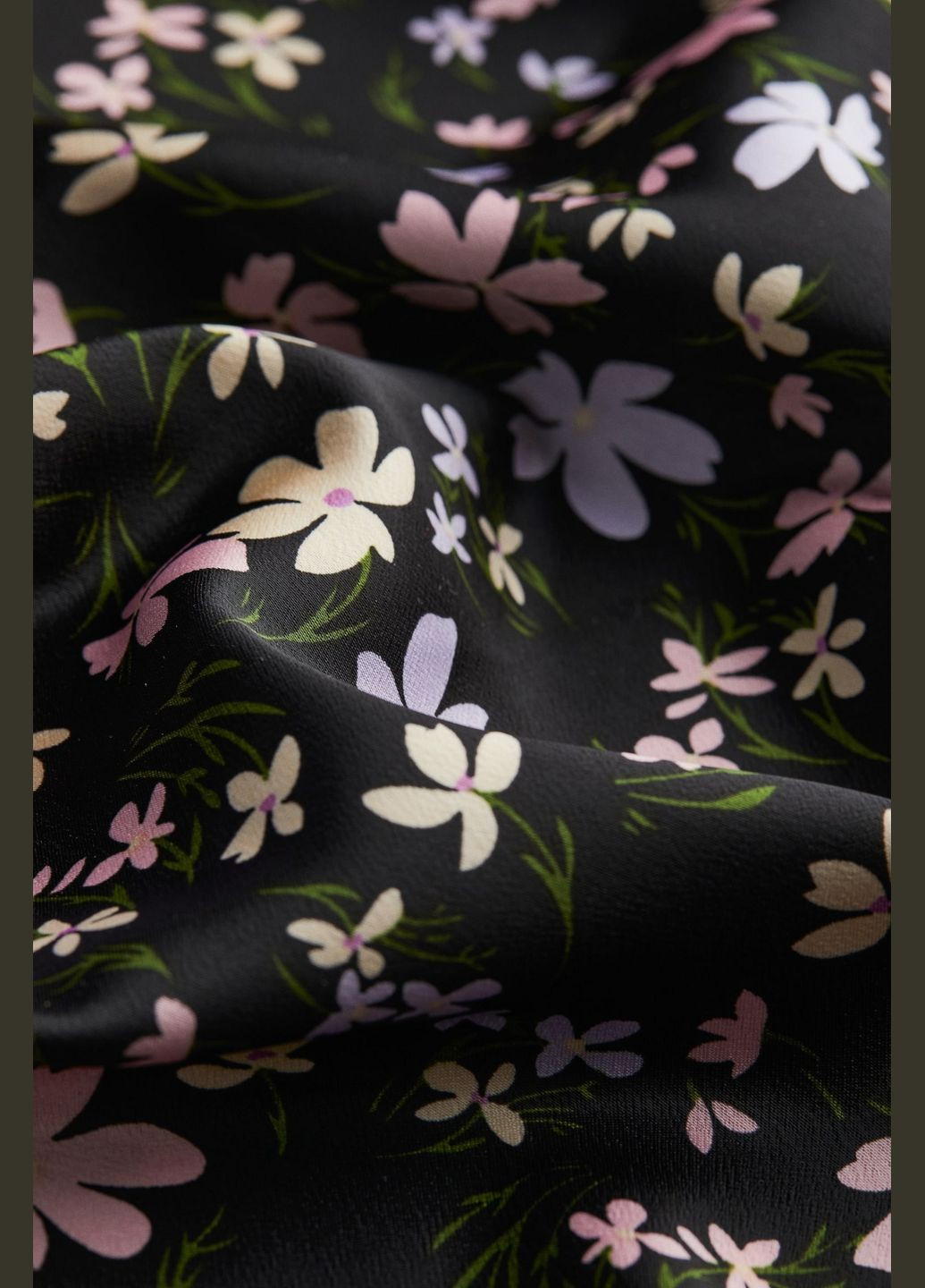 Черное кэжуал платье H&M с цветочным принтом