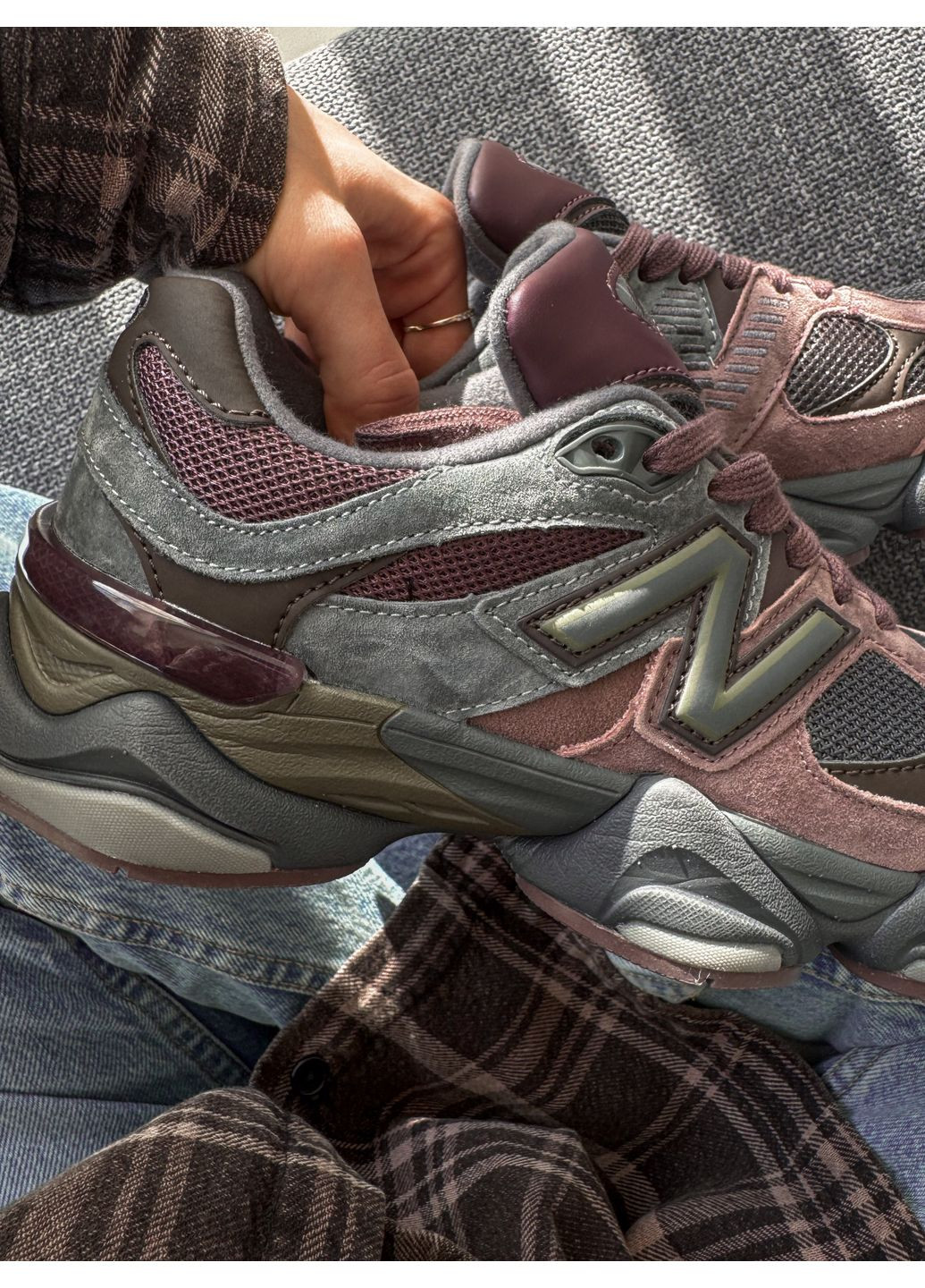 Коричневые демисезонные кроссовки мужские и женские new balance 9060 brown black | нью беланс 9060 коричневые черные No Brand