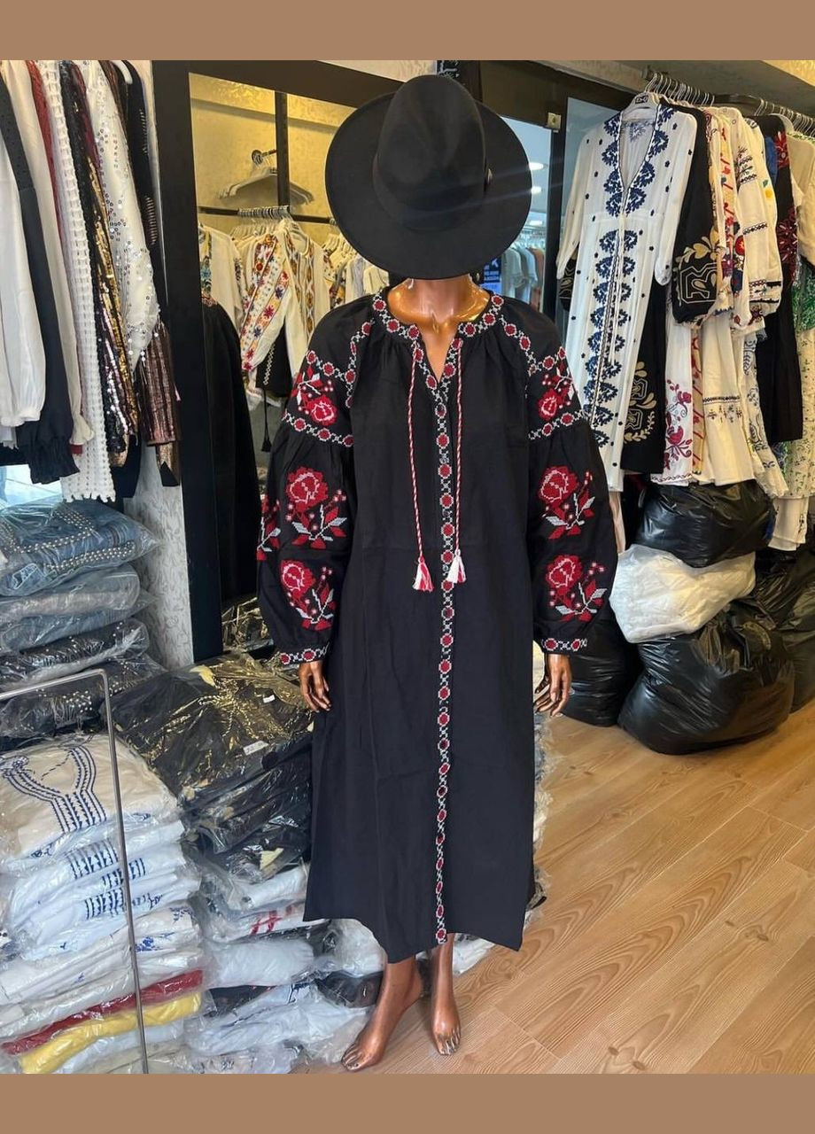 Черный зимний женское вышитое платье даруся ESQ 5240