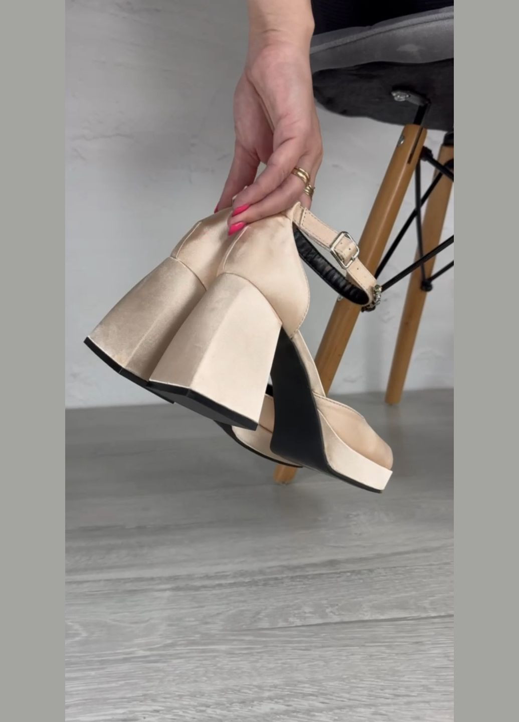 No Brand Ефектні жіночі туфлі бежевий з, — демісезон (294607112)