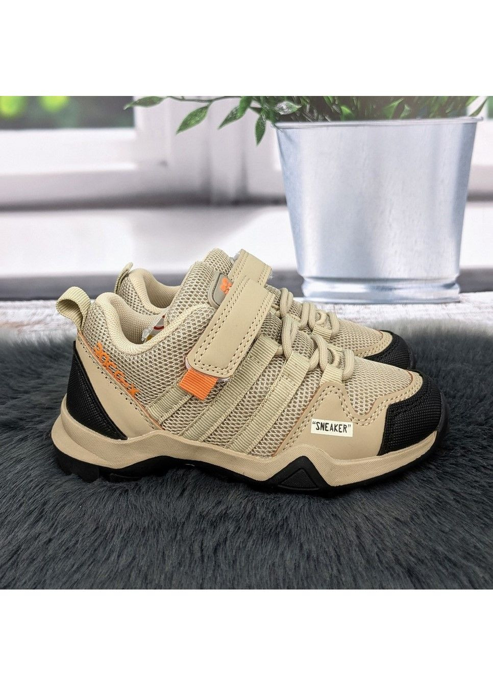 Бежевые демисезонные кроссовки подростковые Jong Golf