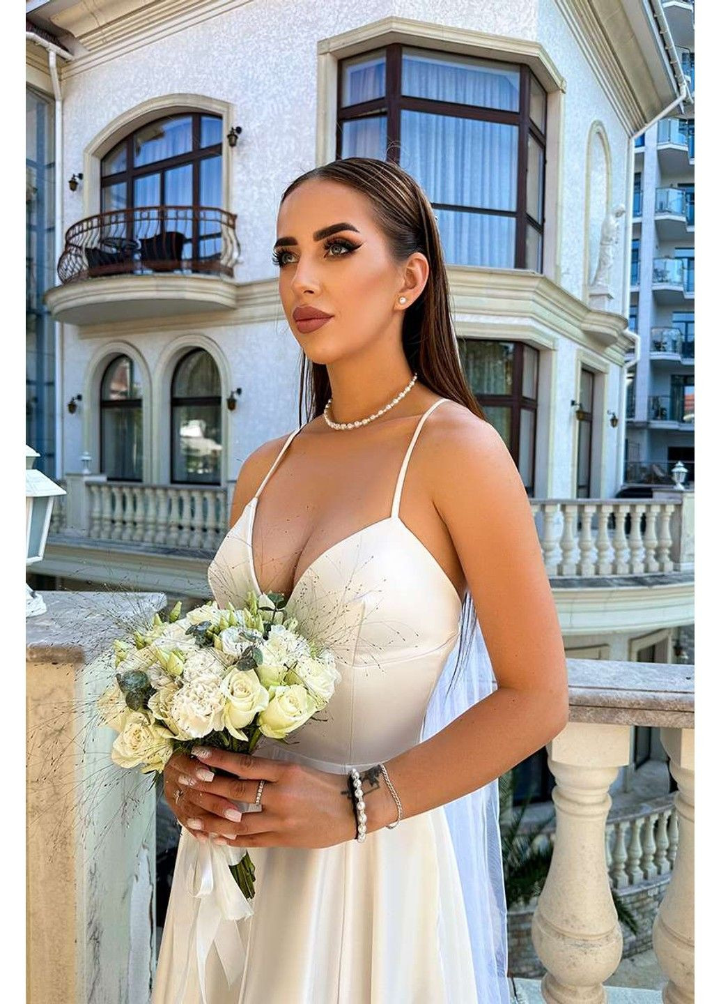 Молочна вечірня сукня бретелі атлас 24047 молочна Tanita-Romario