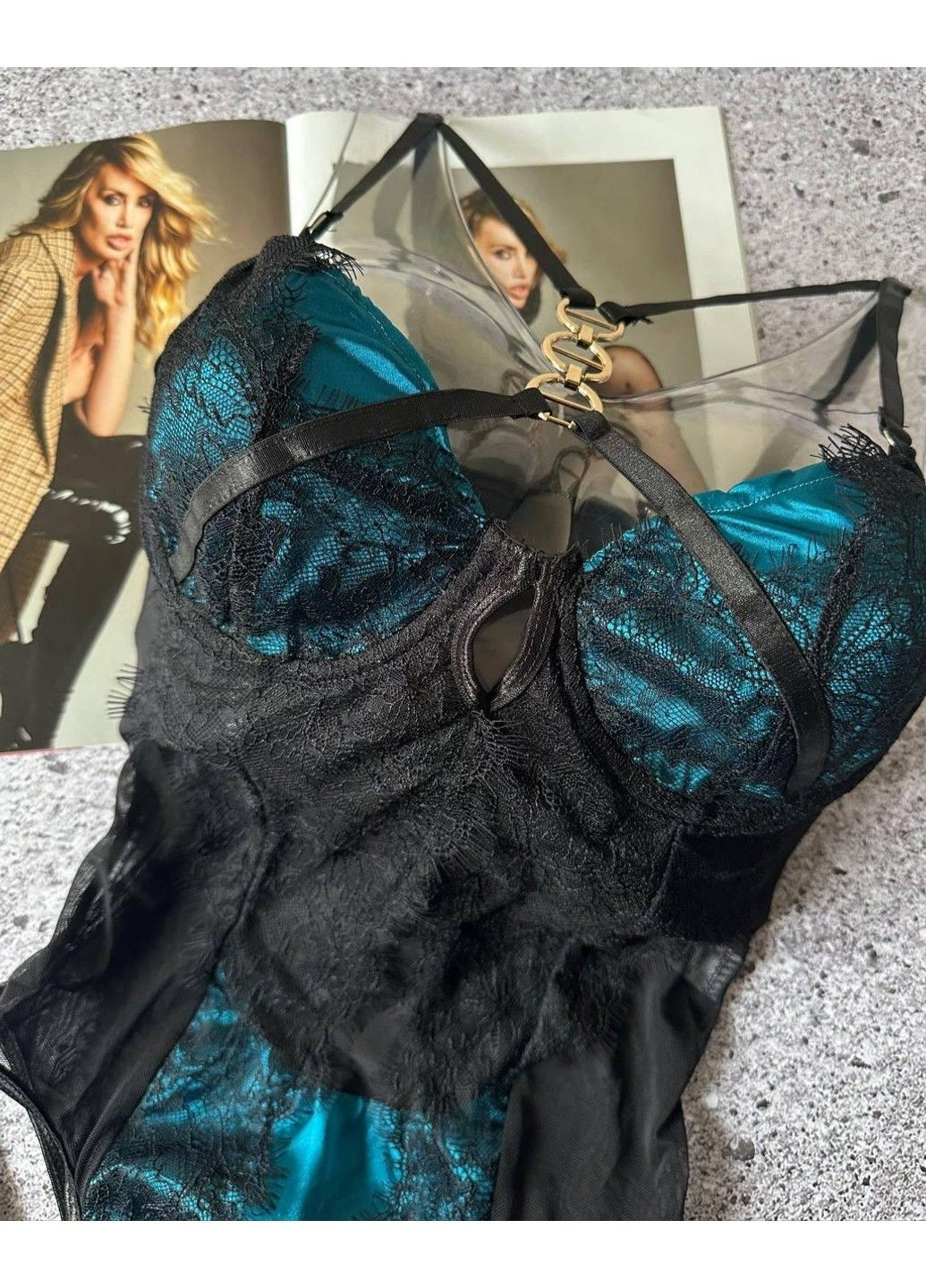 Елегантне ажурне боді з кісточками та портупеями, без поролону чорний з блакитним Beisdanna (317566631)