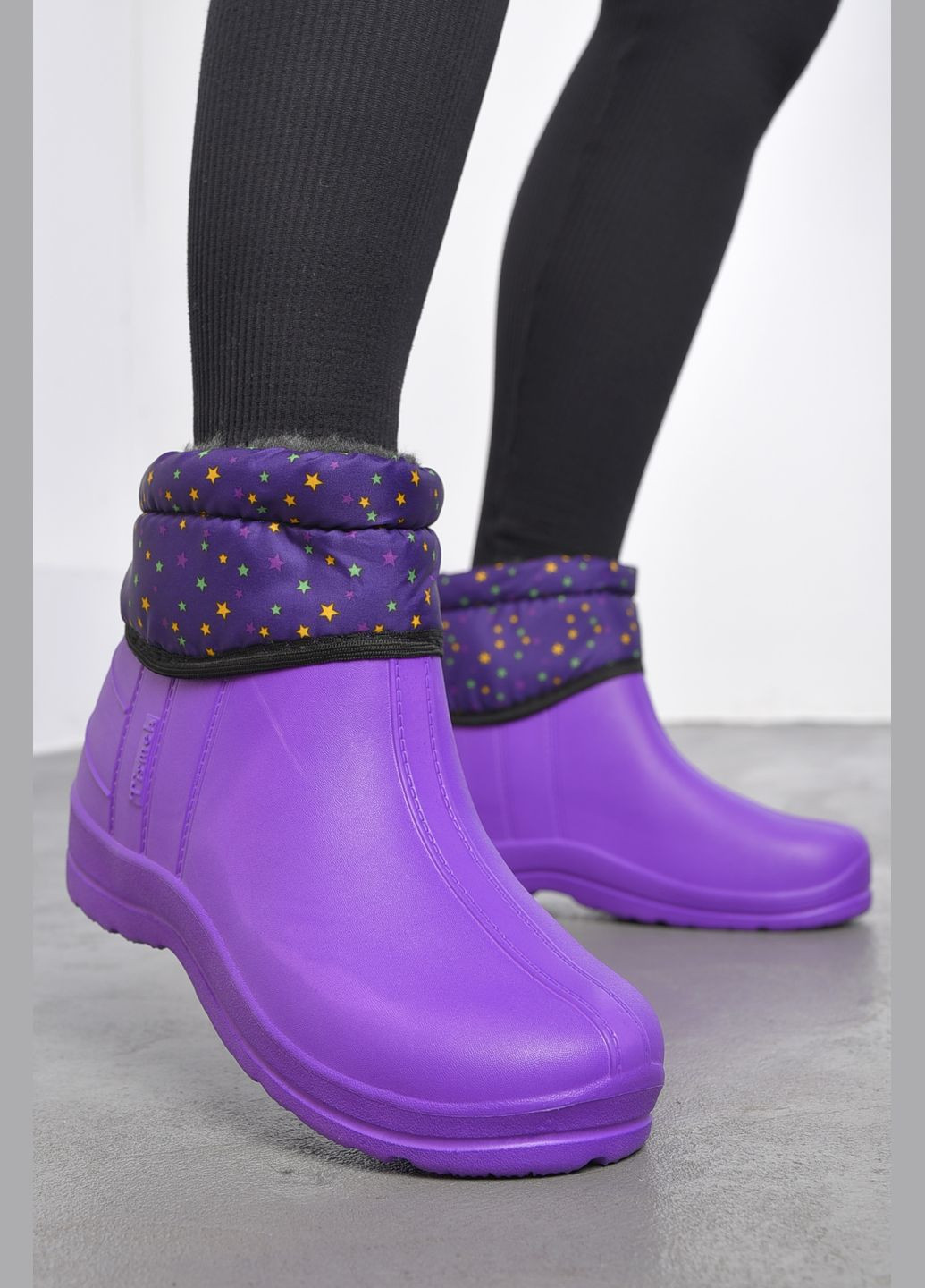 Дутики жіночі на хутрі фіолетового кольору з зірочками Let's Shop (300076418)