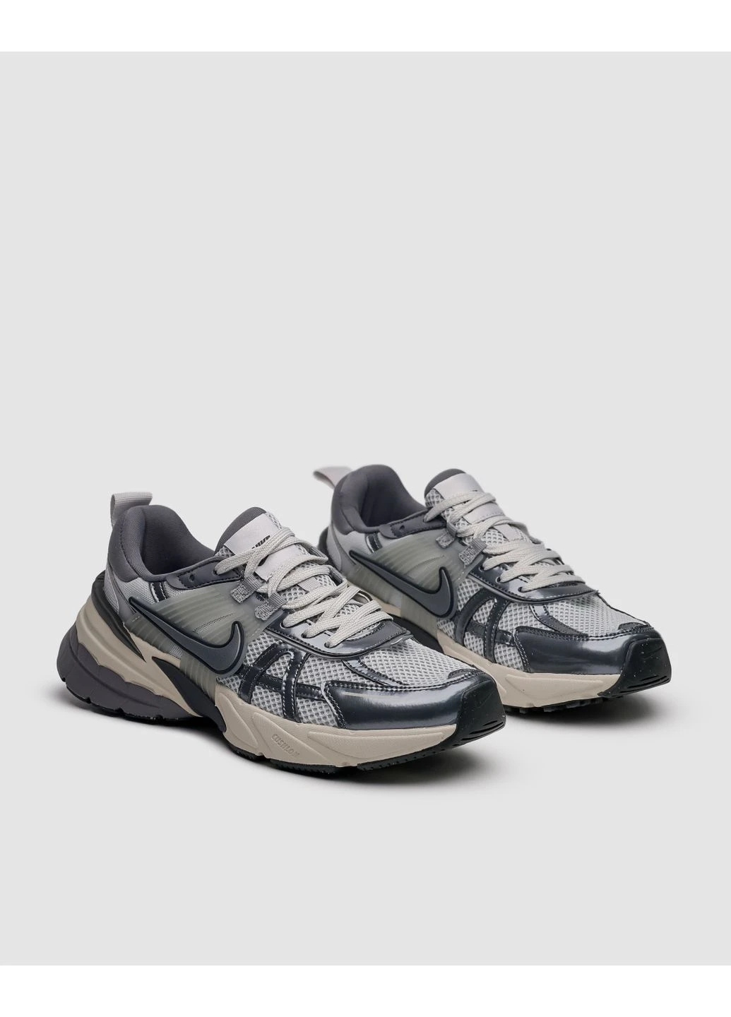 Серые демисезонные кроссовки мужские nike v2k run pure platinum wolf grey найк в2к рантек серые No Brand