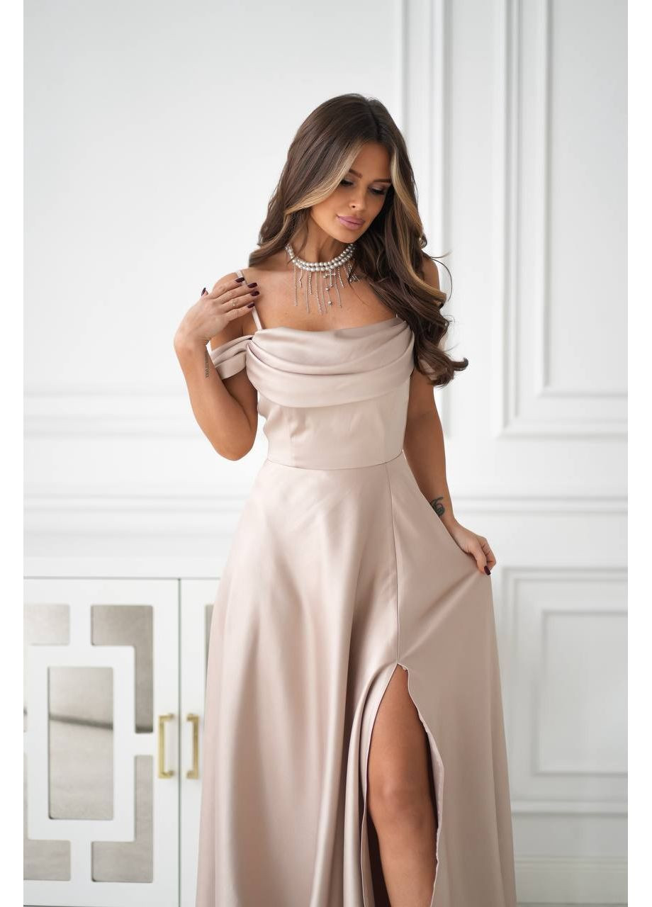 Бежева святковий, вечірня атласна сукня максі зі спущеними рукавами та драпіруванням MonCher