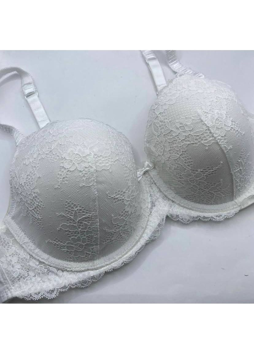 Белый бюстгальтер женский C&A с косточками