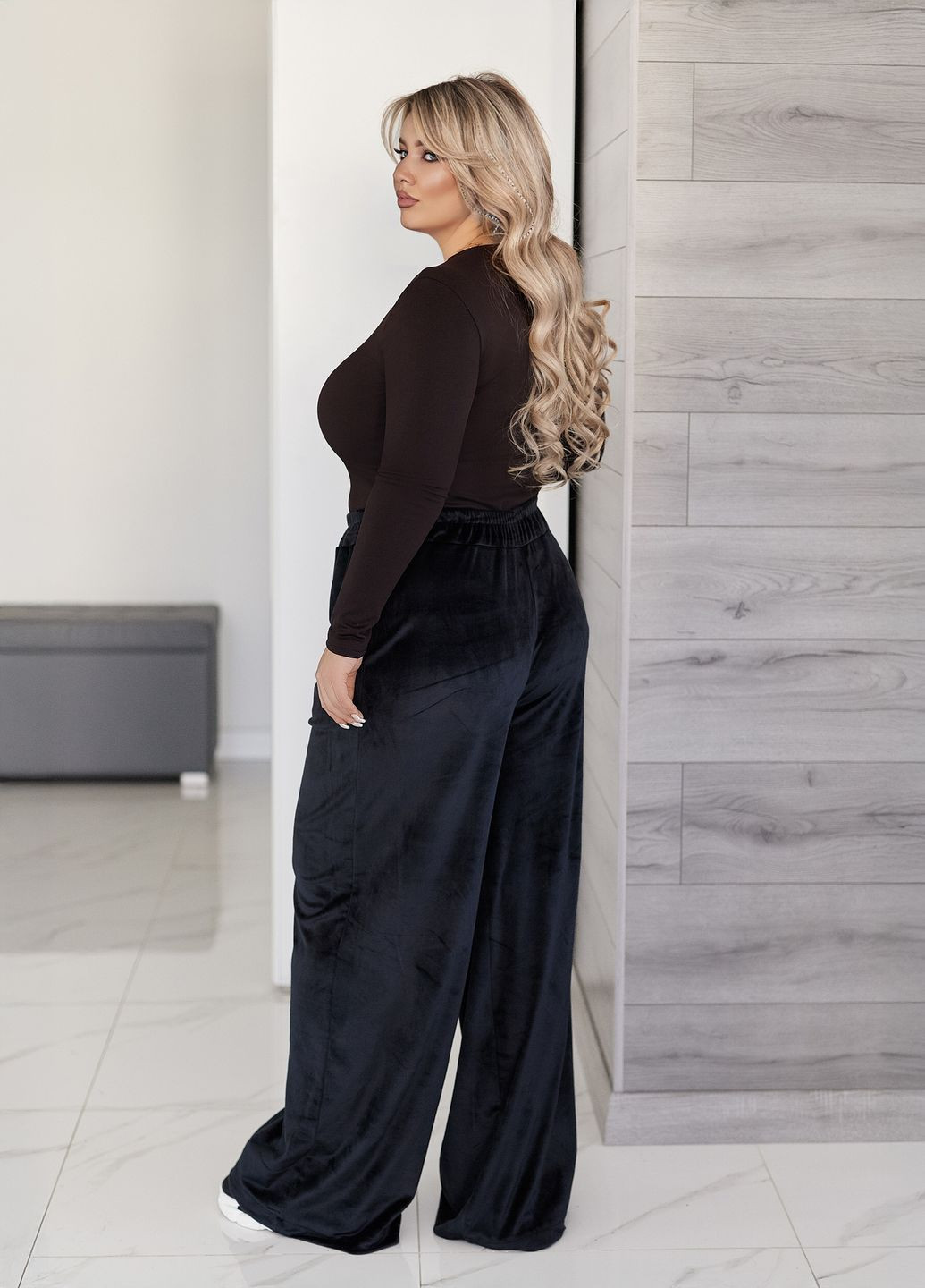 Брюки велюровые женские свободного фасона палаццо без манжетов No Brand (370079592)