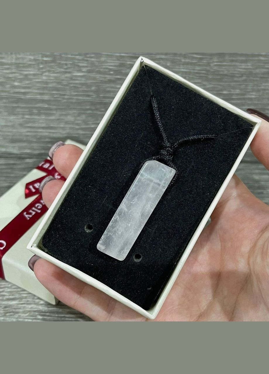 Кулон кристалл с натуральным камнем кварц на шнурке экошелк в подарочной коробочке АТМ (331291910)