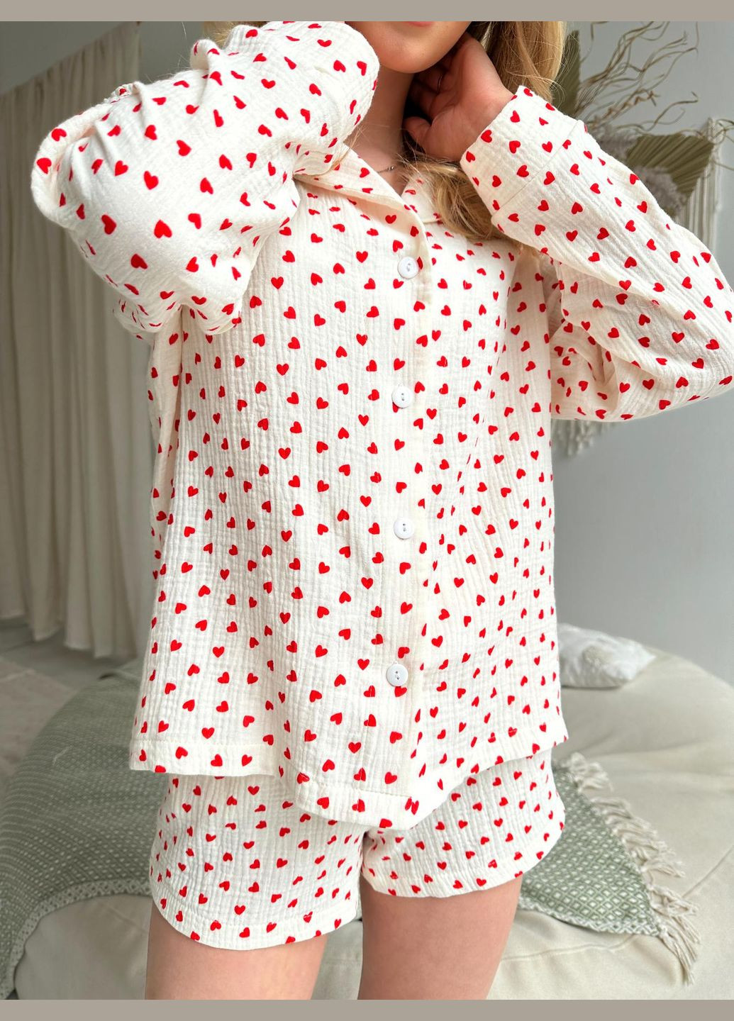Молочна всесезон жіноча муслінова піжама червоні серця молочна сорочка + шорти Cosy