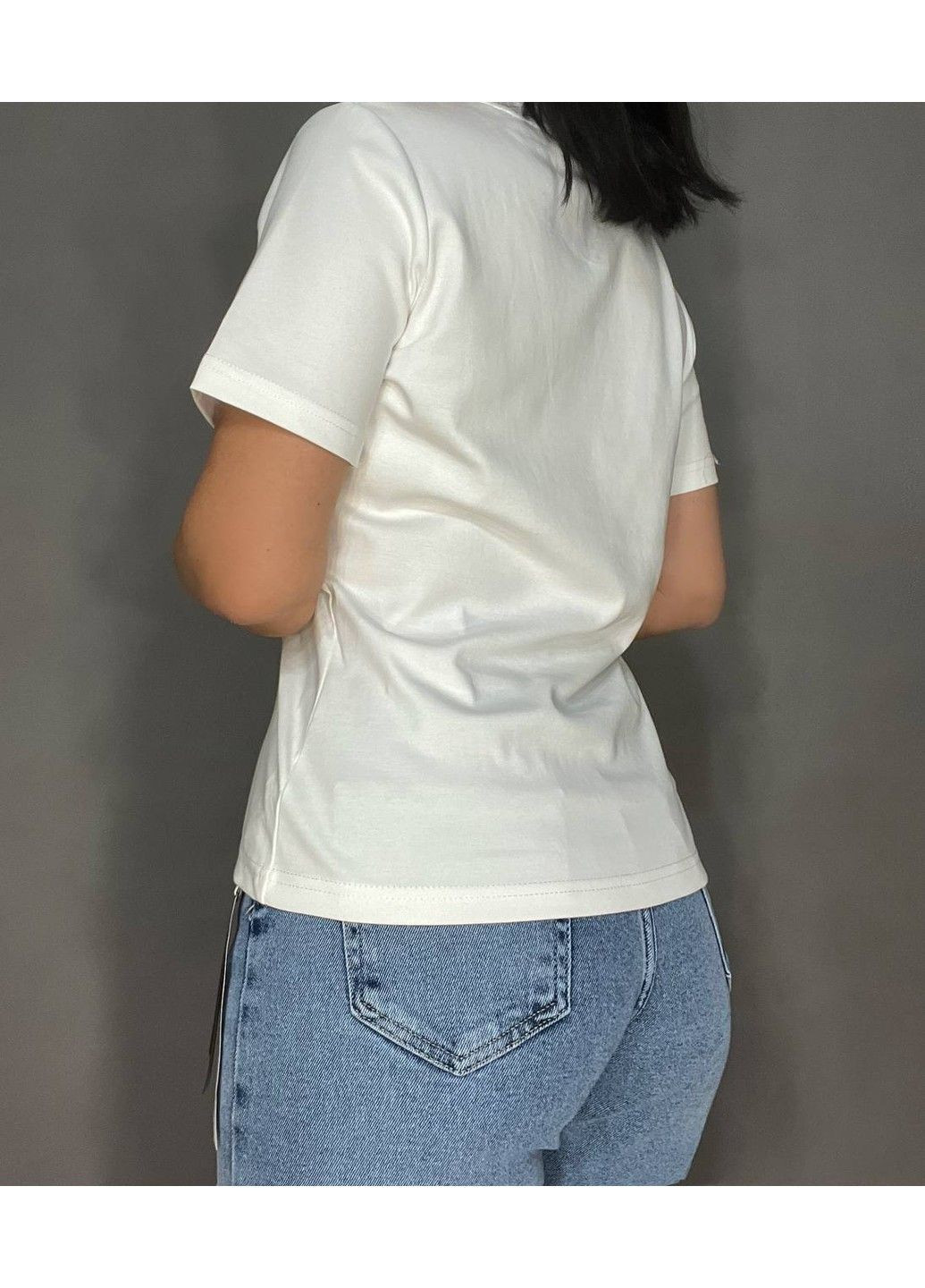 Футболка жіноча A-N 26001 базова однотонна з невеликою вишивкою ведмедик попереду середня довжина one size No Brand - (322944913)