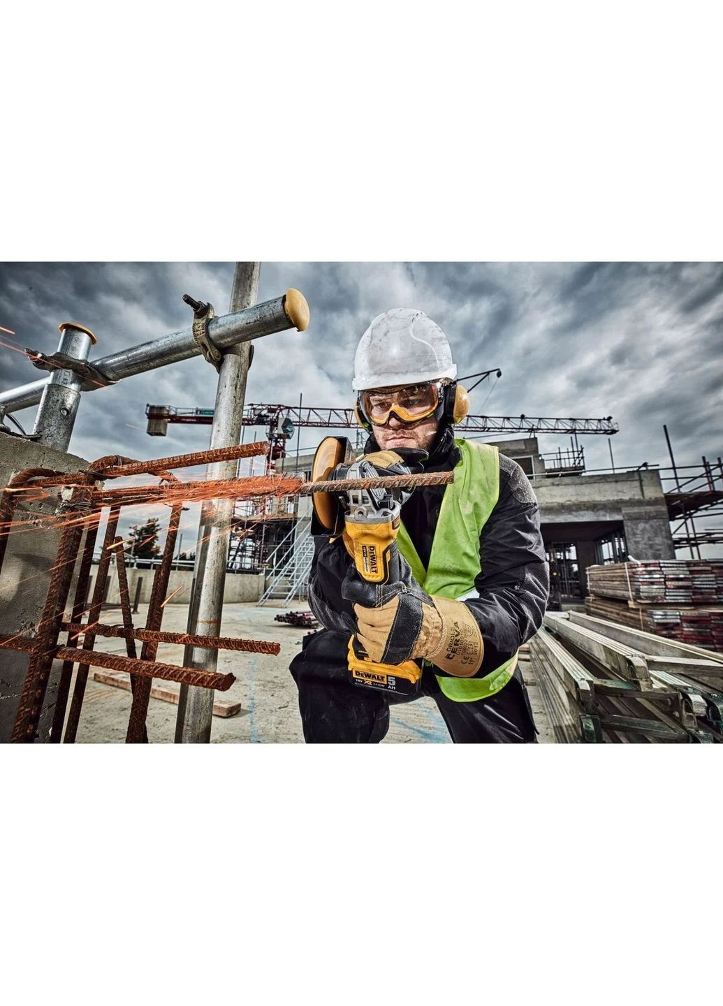 Кутова шліфмашина DCG406N-XJ [93649] DeWALT (400986660)
