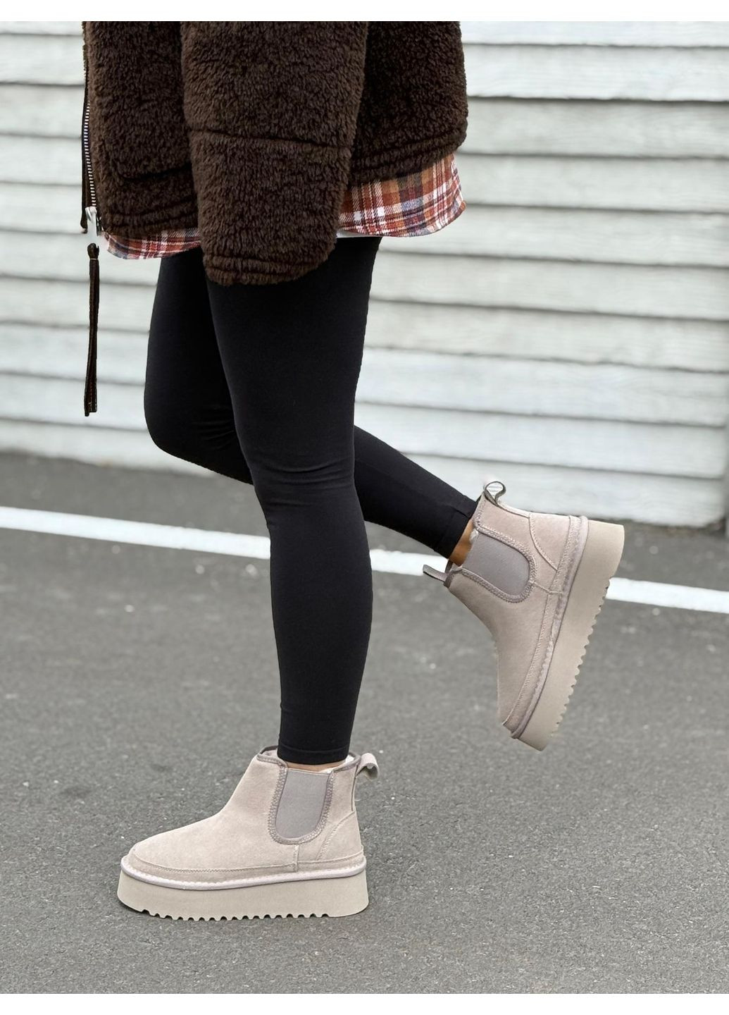 Зимние угги женские из натуральной замши ботинки на платформе тёплые челси серые на меху зимние No Brand