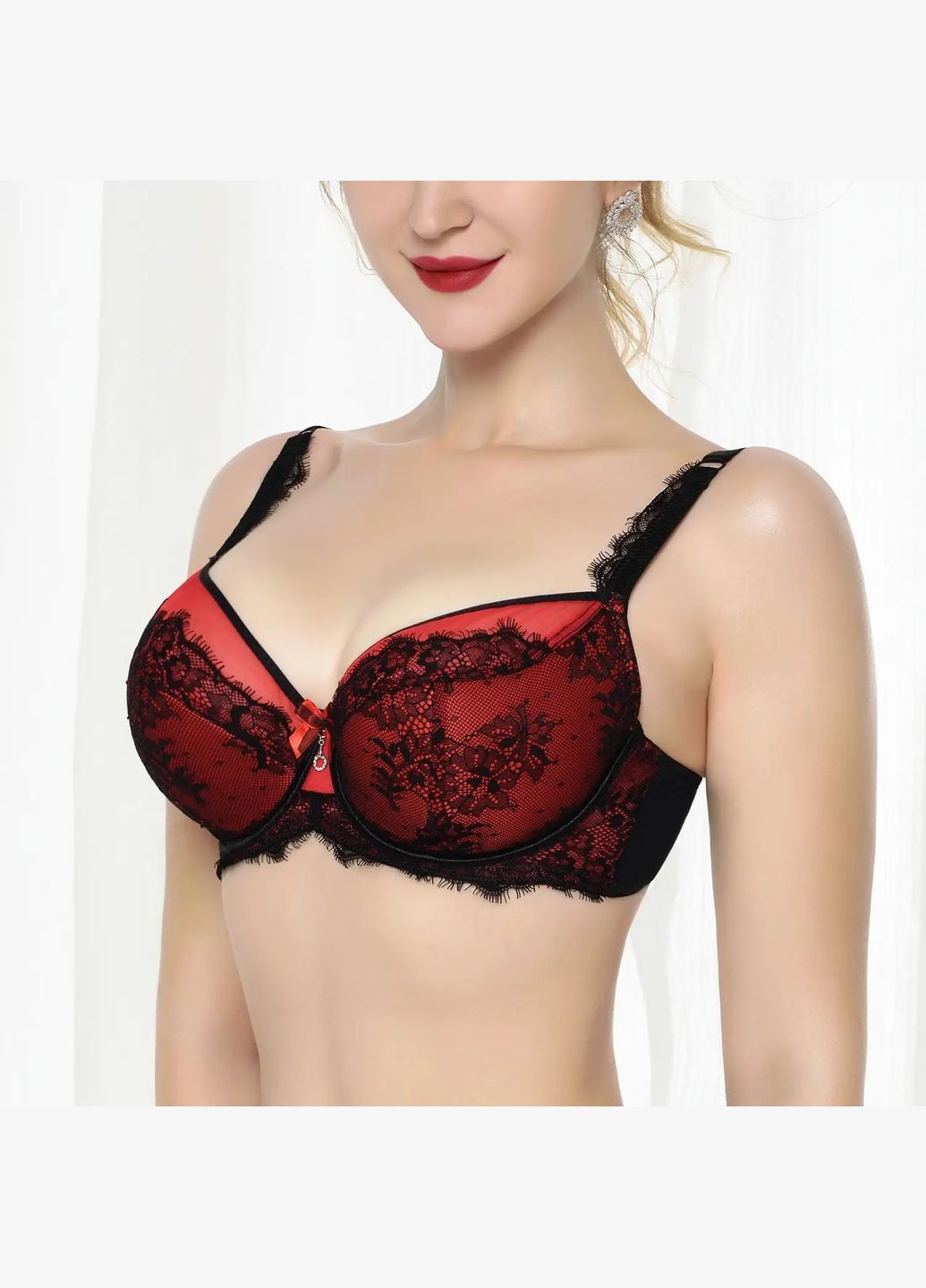 Чёрный полумягкая чашка с кружевными бретелями Lanny Mode с косточками