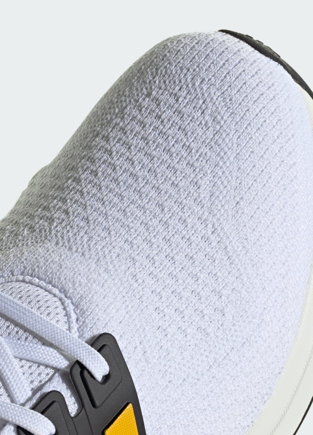Білі всесезон кросівки ubounce dna adidas