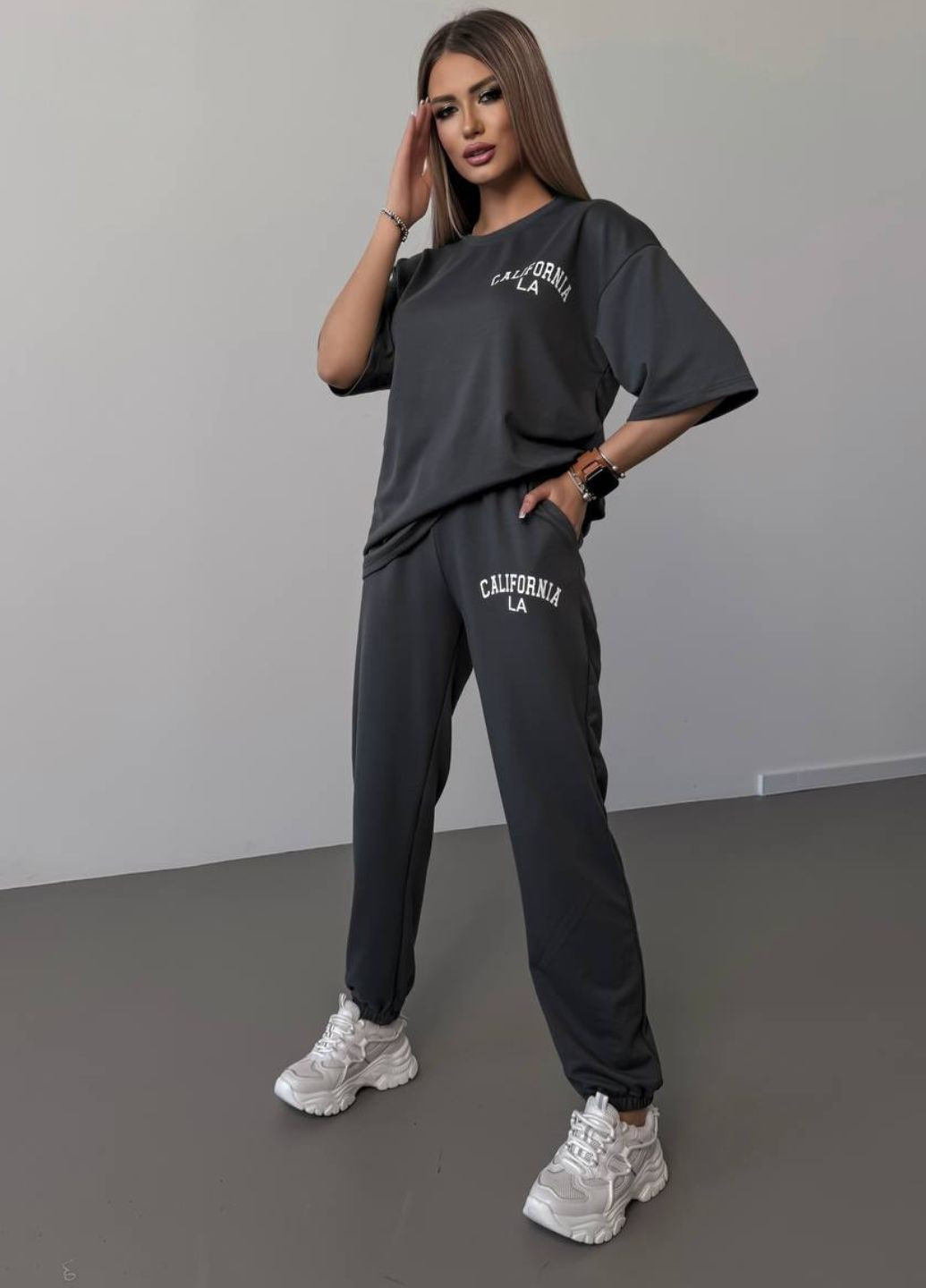 Базовый повседневный оверсайз костюм двойка с накатом: футболка+джогеры Україна (328392163)