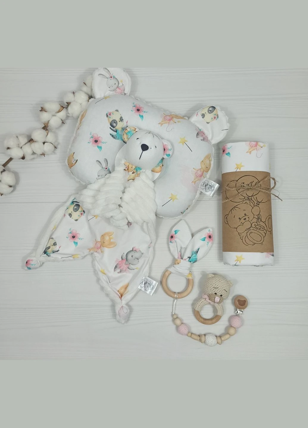 Набір для новонародженого: пелюшка, подушка і іграшки a.l.babybox Звірята балерини Білий No Brand (308752194)