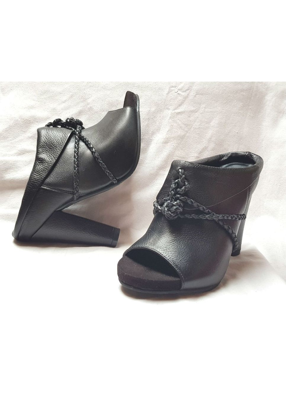 Черные босоножки-сабо 37,38 Vaneli