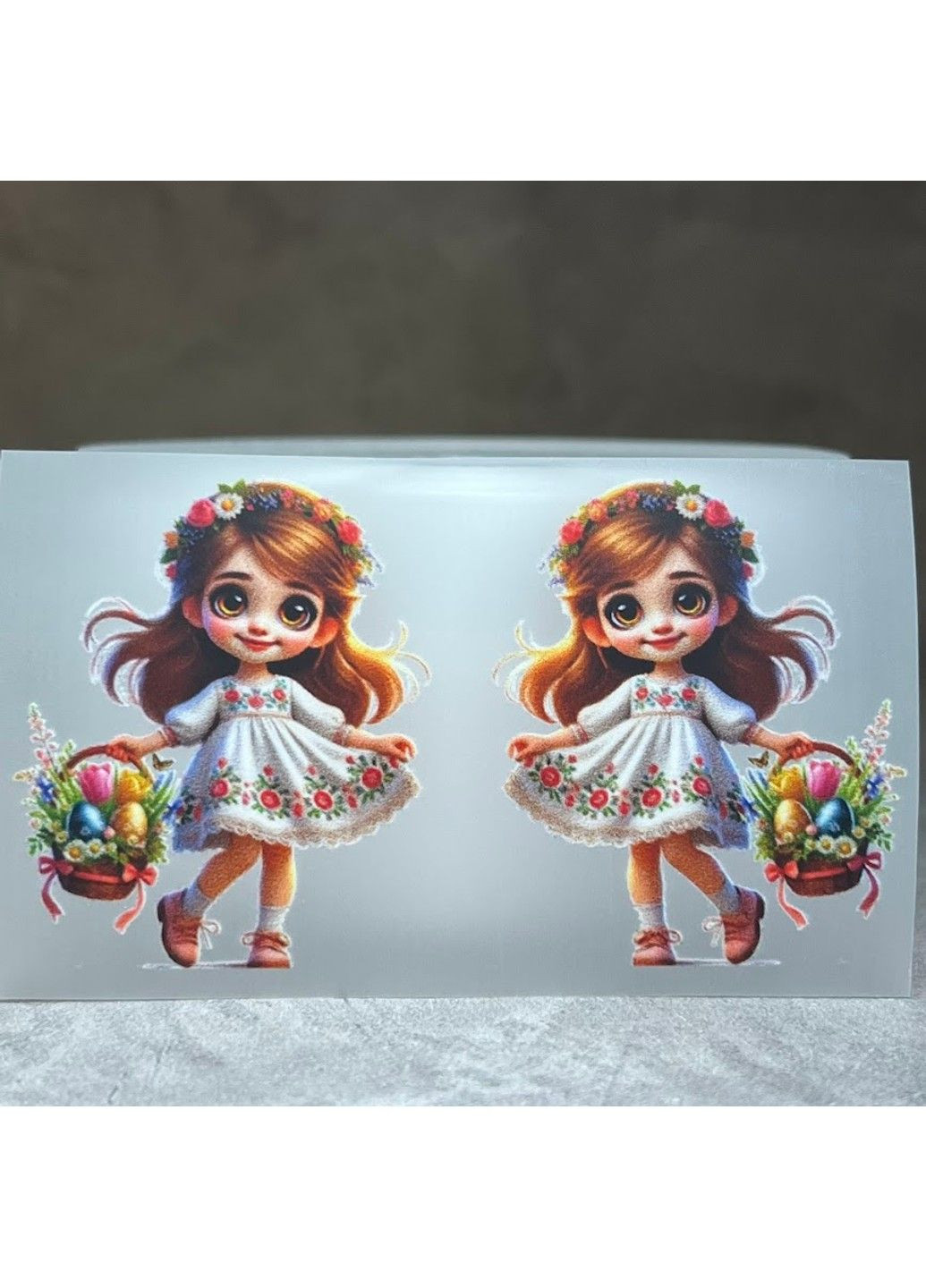 Термонаклейка - девочка с пасхальной корзинкой (в веночке), размер 3,4*4,2 см (одной наклейки), 1 пара No Brand (317757172)