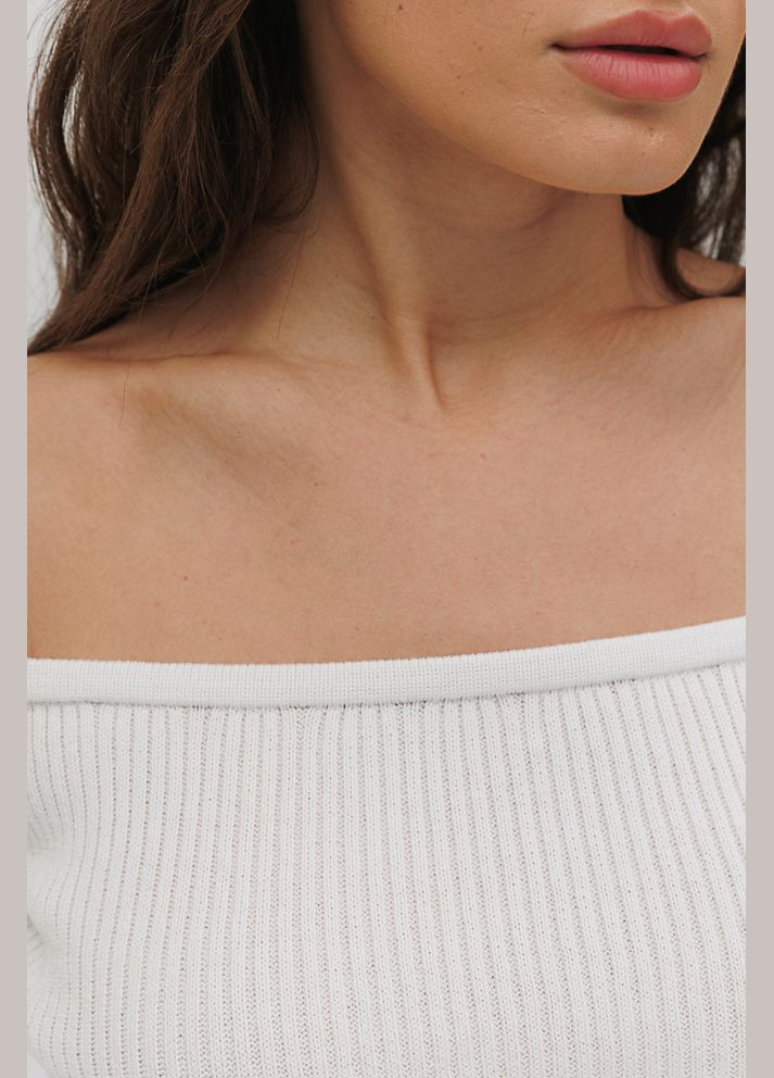 Молочна літня жіноча трикотажна футболка з відкритими плечима Arjen