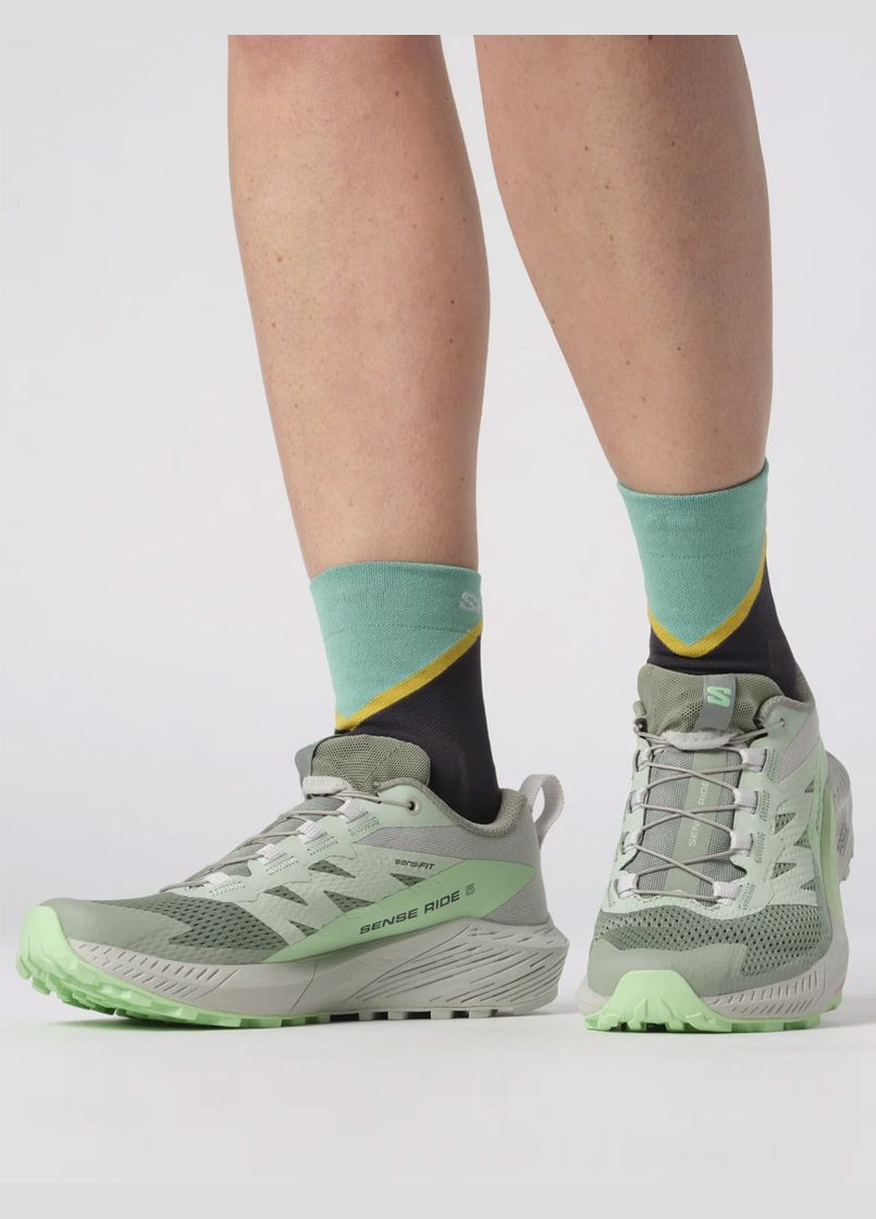 Зелені всесезонні жіночі кросівки s473141 зелений тканина Salomon