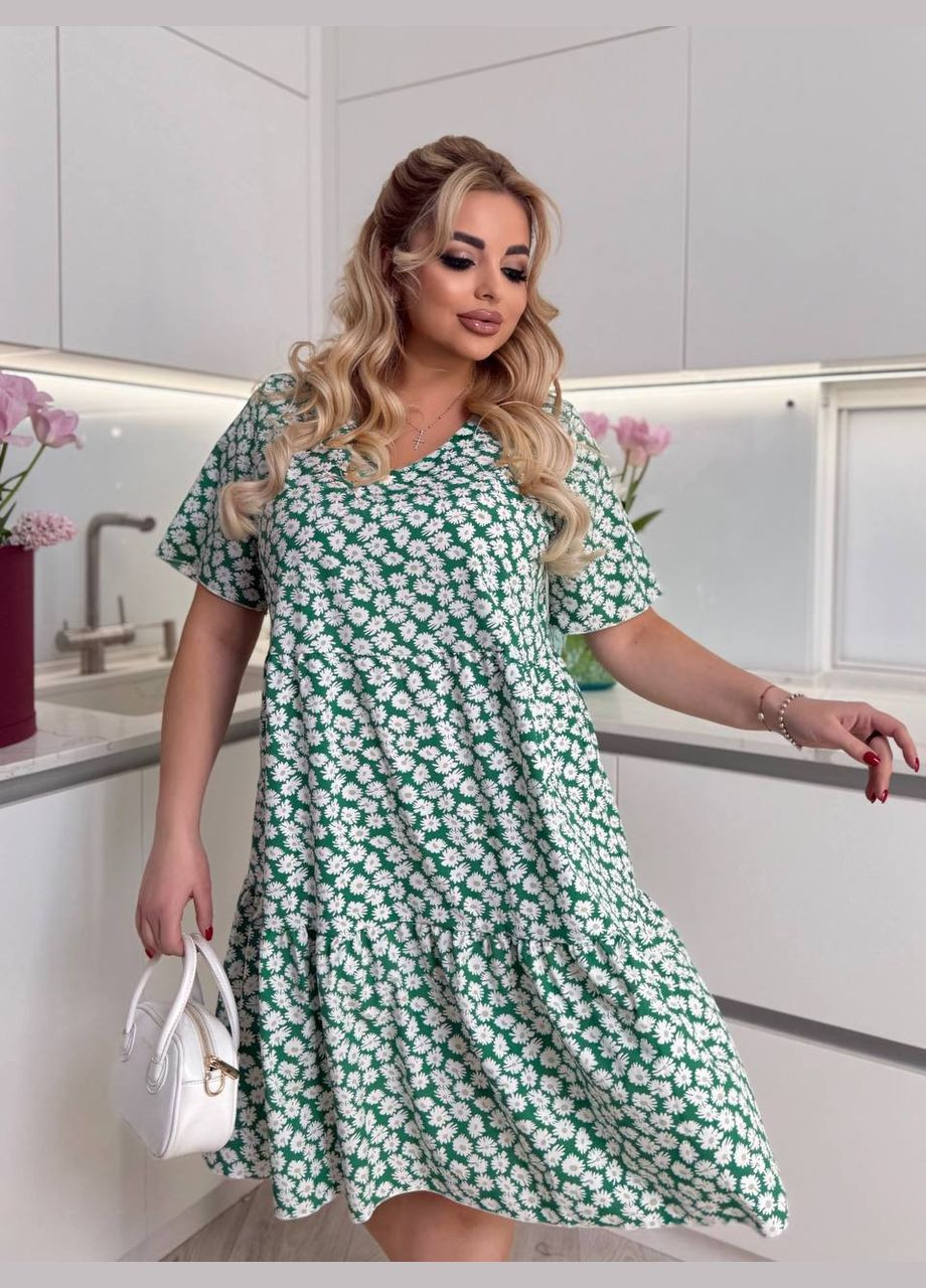 Зеленое платье в цветах Fashion