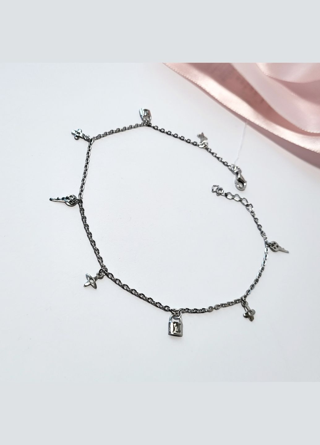 Срібний Браслет на ногу з підвісками без каменів 24 — 26 см срібло 925 проби Родоване 22387нр 3.80г Nobrand (363969309)