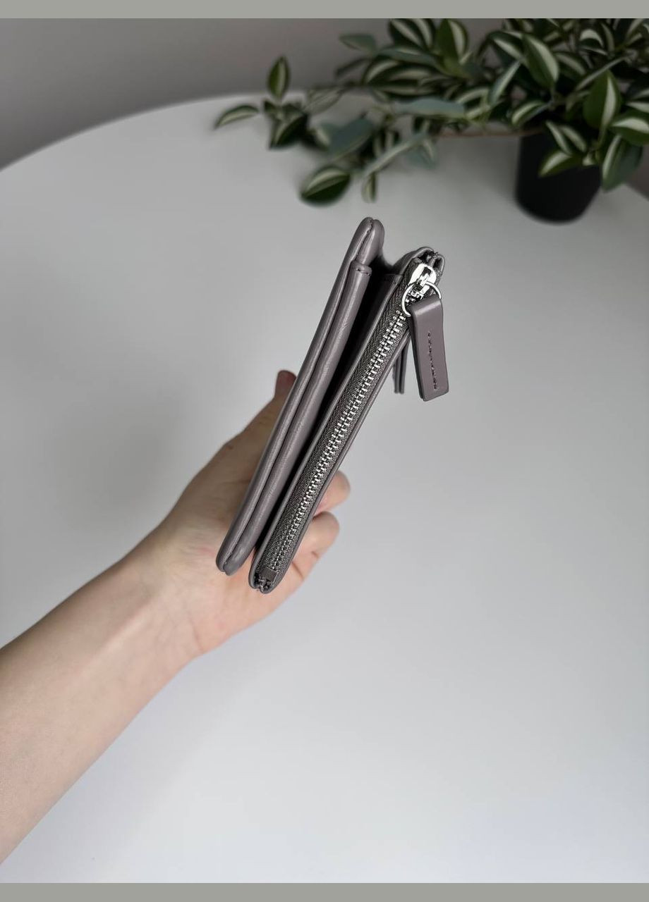 Жіночий гаманець з екошкіри на магніті середнього розміру Saralyn (296660704)