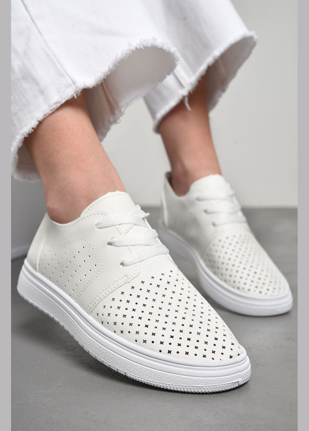 Белые мокасины женские белого цвета на шнуровке Let's Shop