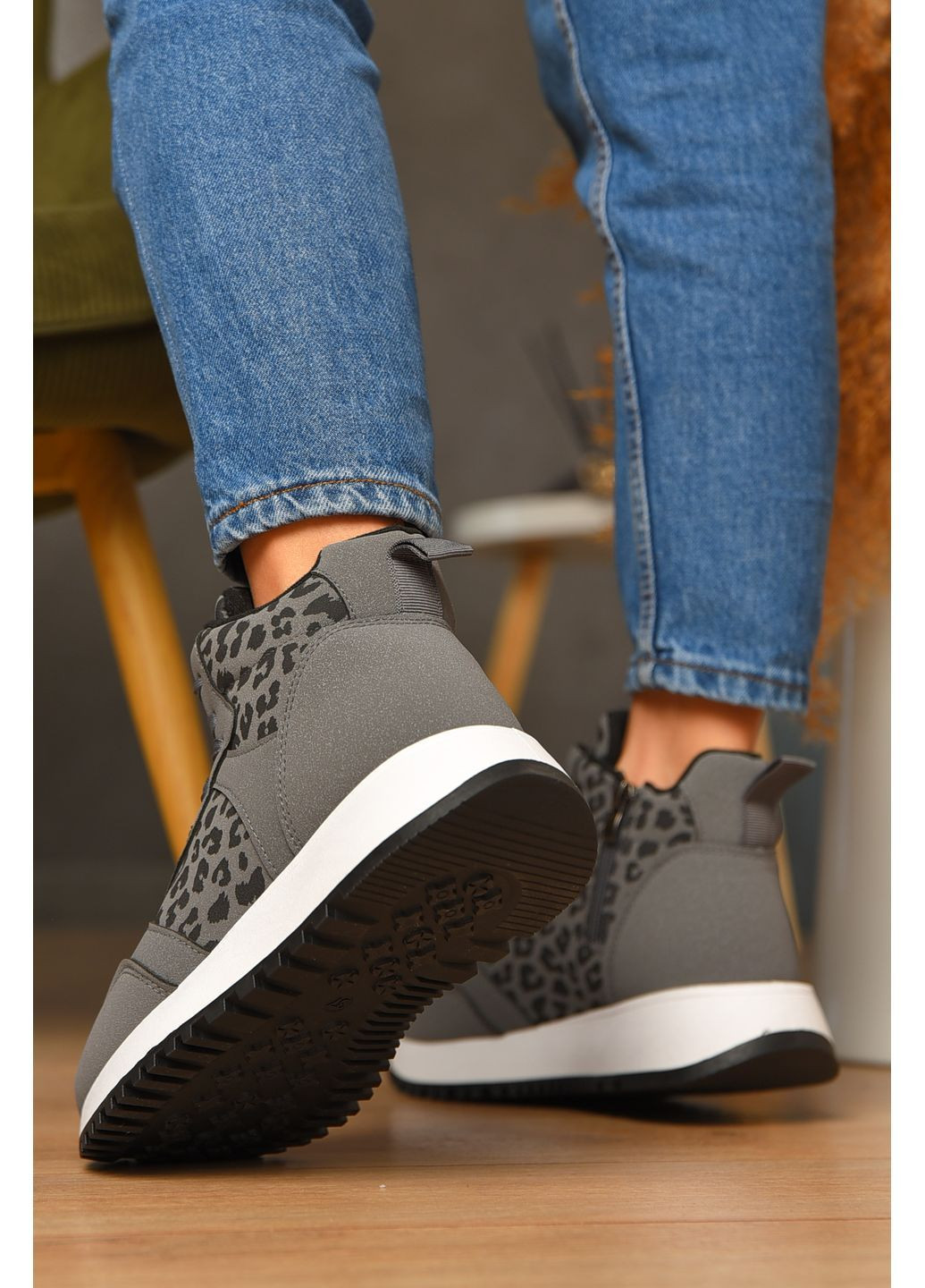 Кроссовки зимние женские серого цвета Let's Shop серые зима (363838811)